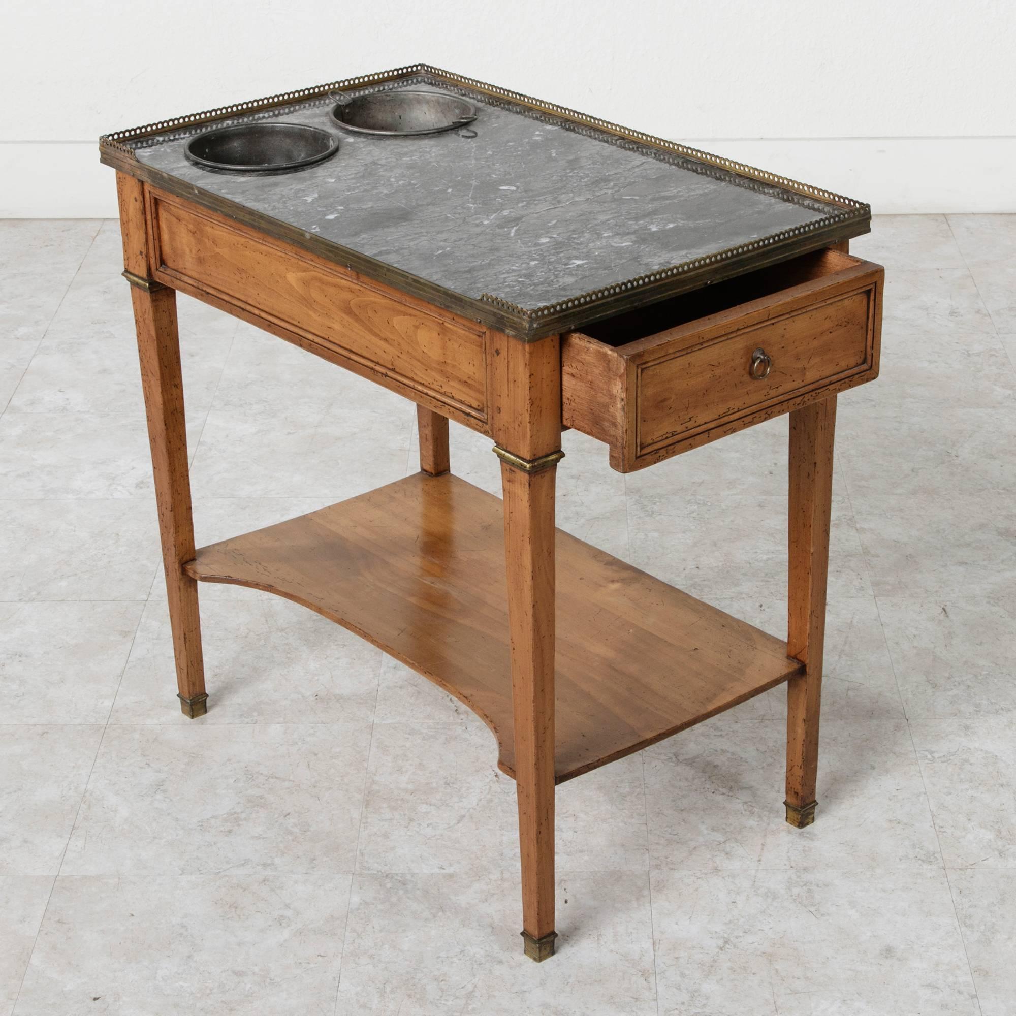 French Rafraichissoir Louis XVI Walnut Champagne Serving Side Table, circa 1880 In Excellent Condition In Fayetteville, AR