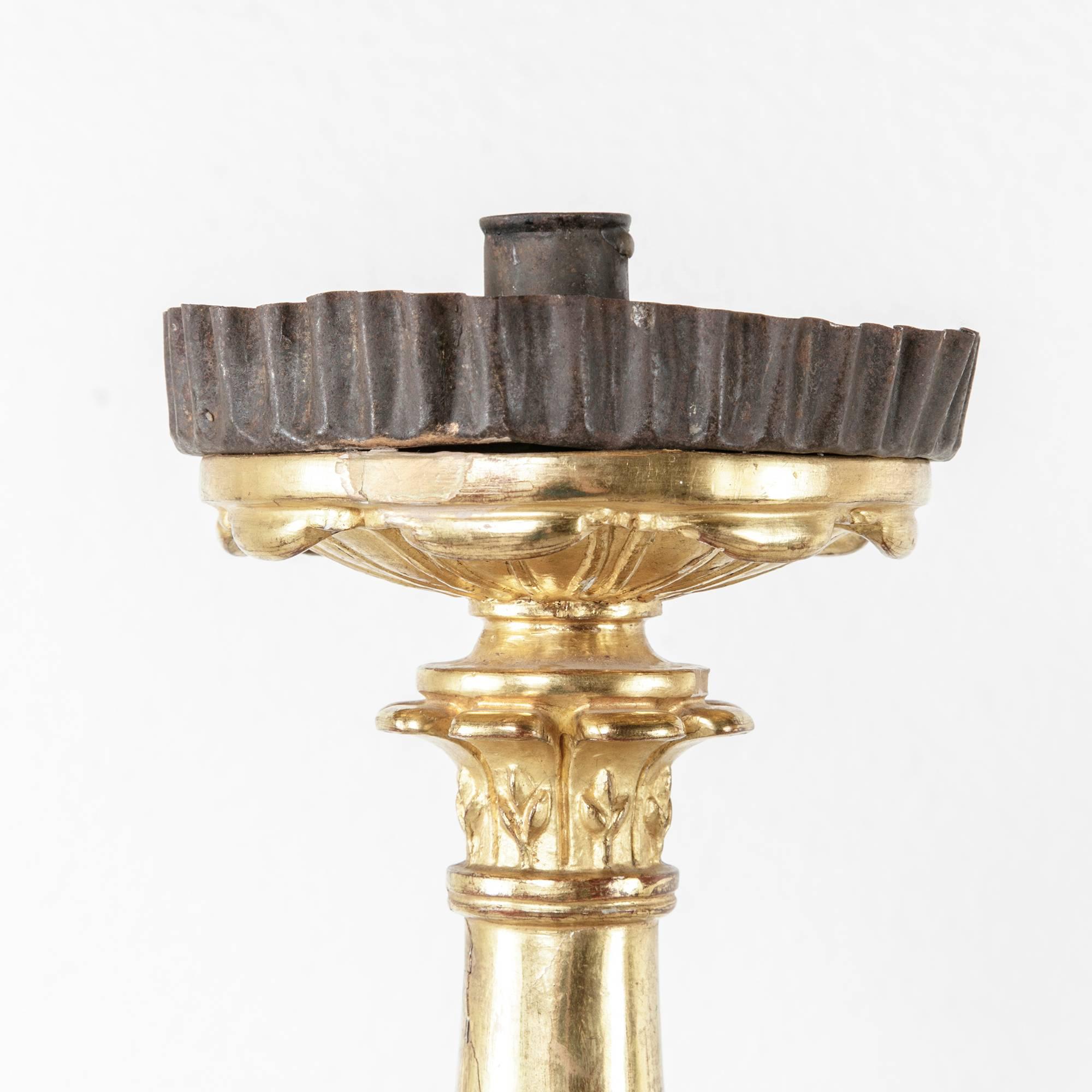 Kerzenständer aus vergoldetem Holz, Französische Empire-Periode, frühes 19. Jahrhundert im Angebot 2