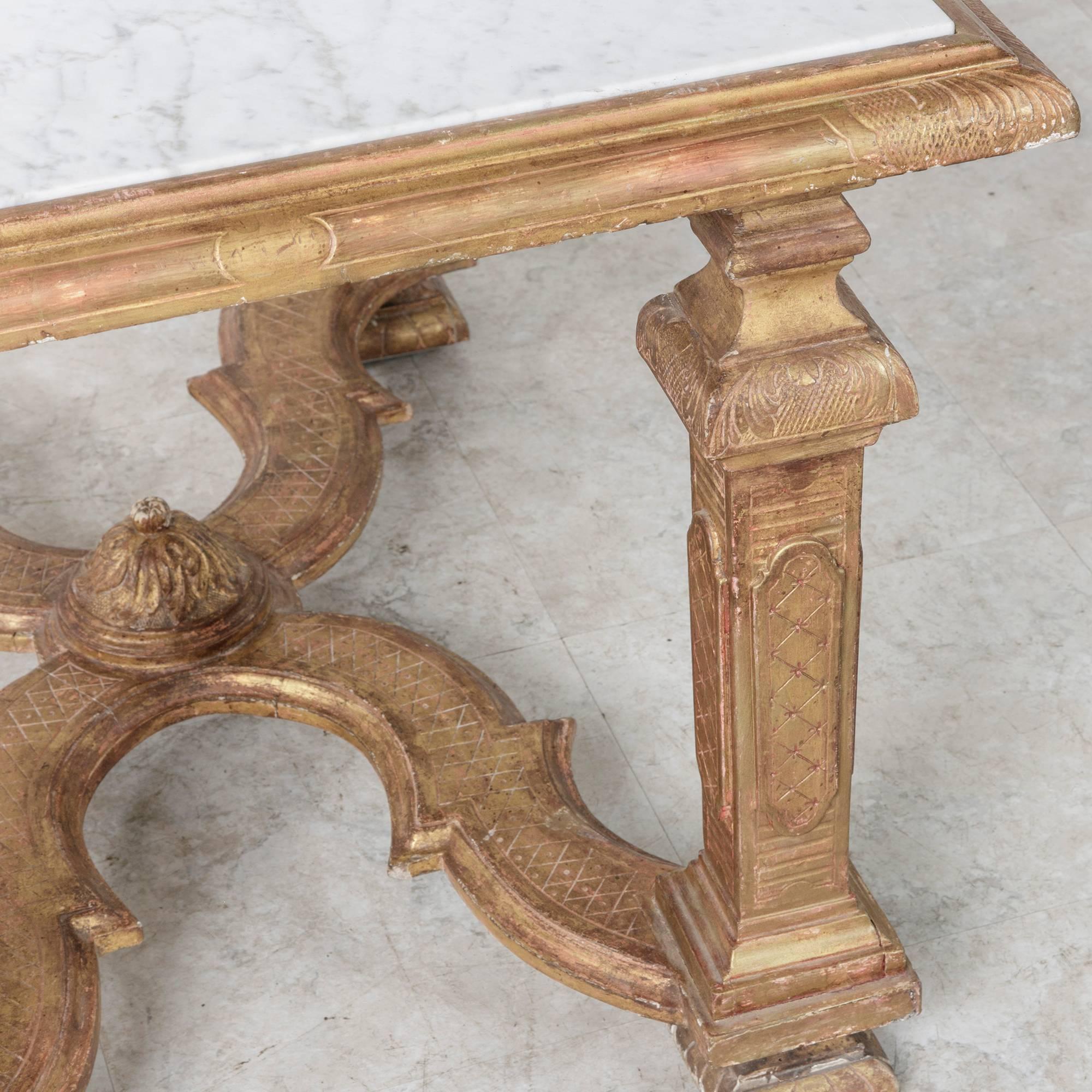 Mid-Century Italian Louis XIV Style Giltwood and Marble Coffee or Cocktail Table 5