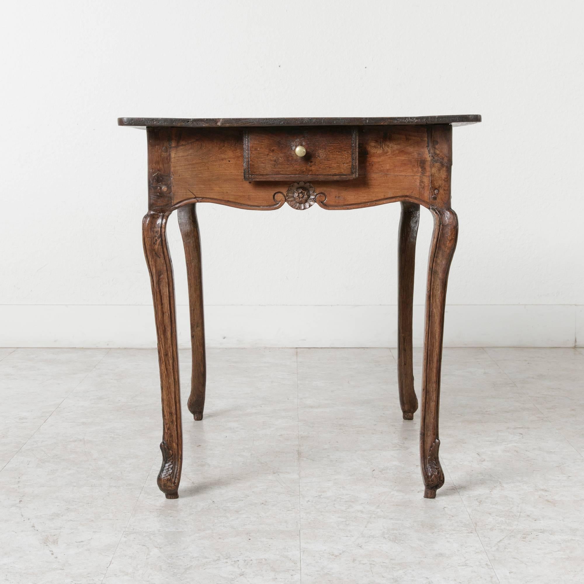 18th Century Louis XV Period Oak Side Table with Drawer In Excellent Condition In Fayetteville, AR