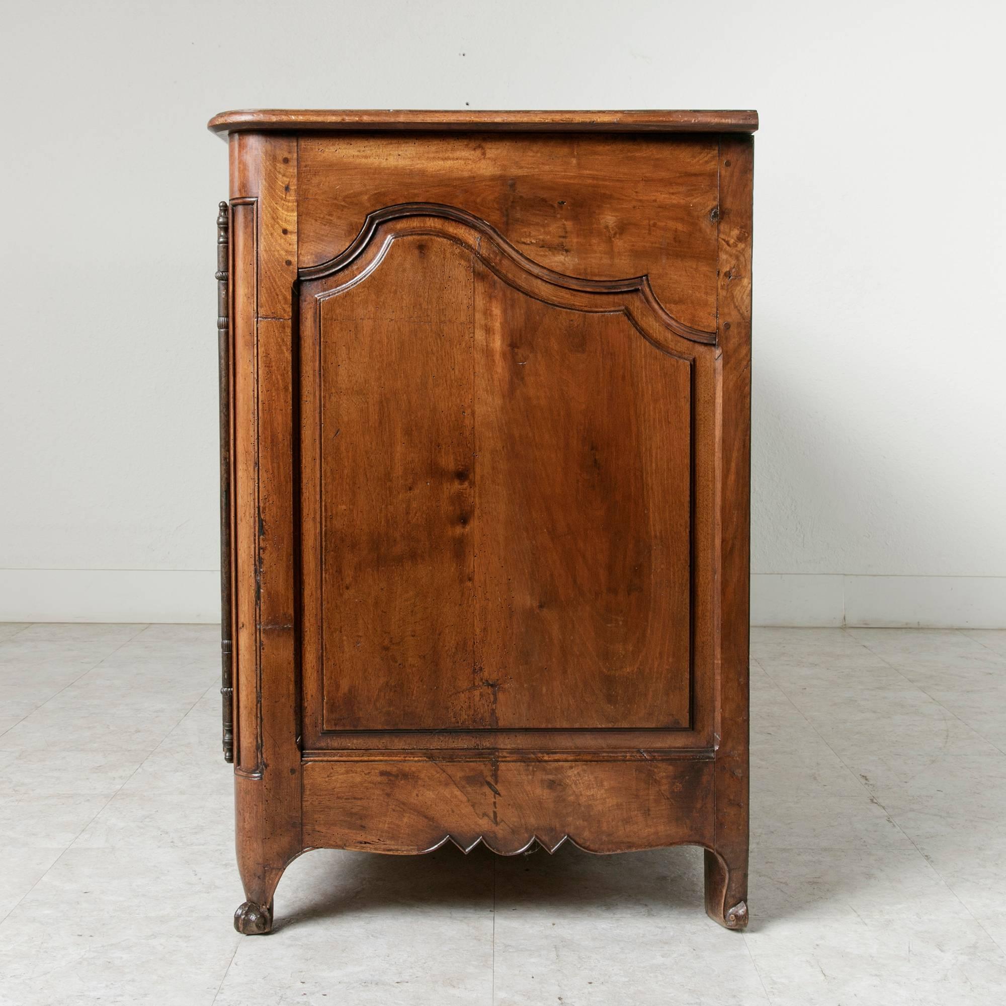 18th Century Louis XV Period French Hand-Carved Walnut Sideboard Enfilade Buffet 2
