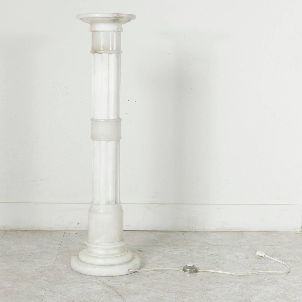 Early 20th Century French Alabaster Column Pedestal Pillar Electrified to Be Lit In Good Condition In Fayetteville, AR