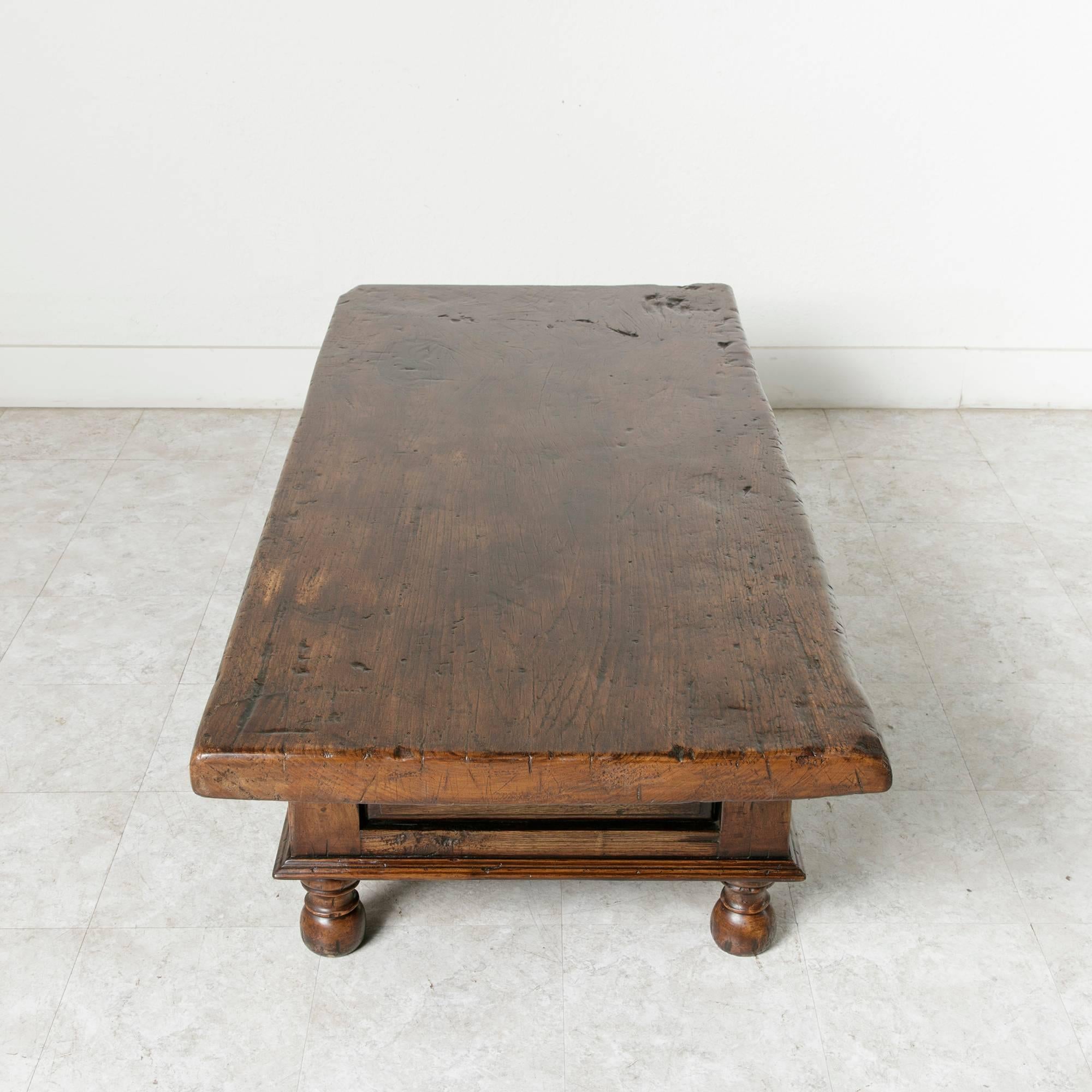 18th Century Spanish Coffee Table Made of One Single Piece of Walnut Two Drawers 3