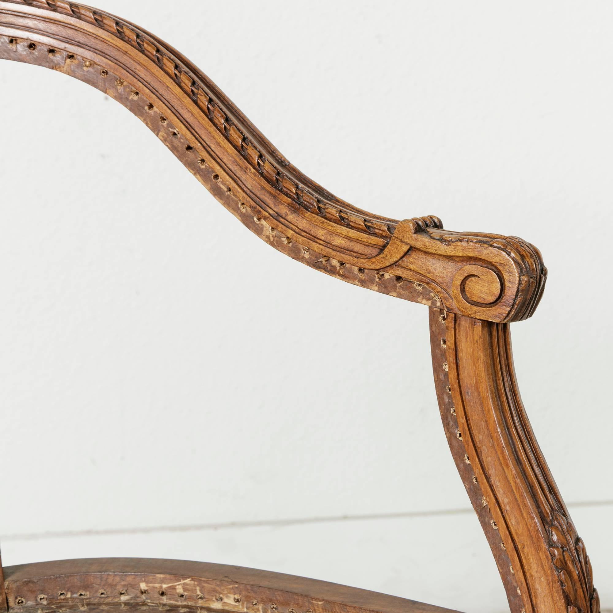 Late 19th Century French Louis XVI Style Hand-Carved Walnut Settee, Bench Frame 3