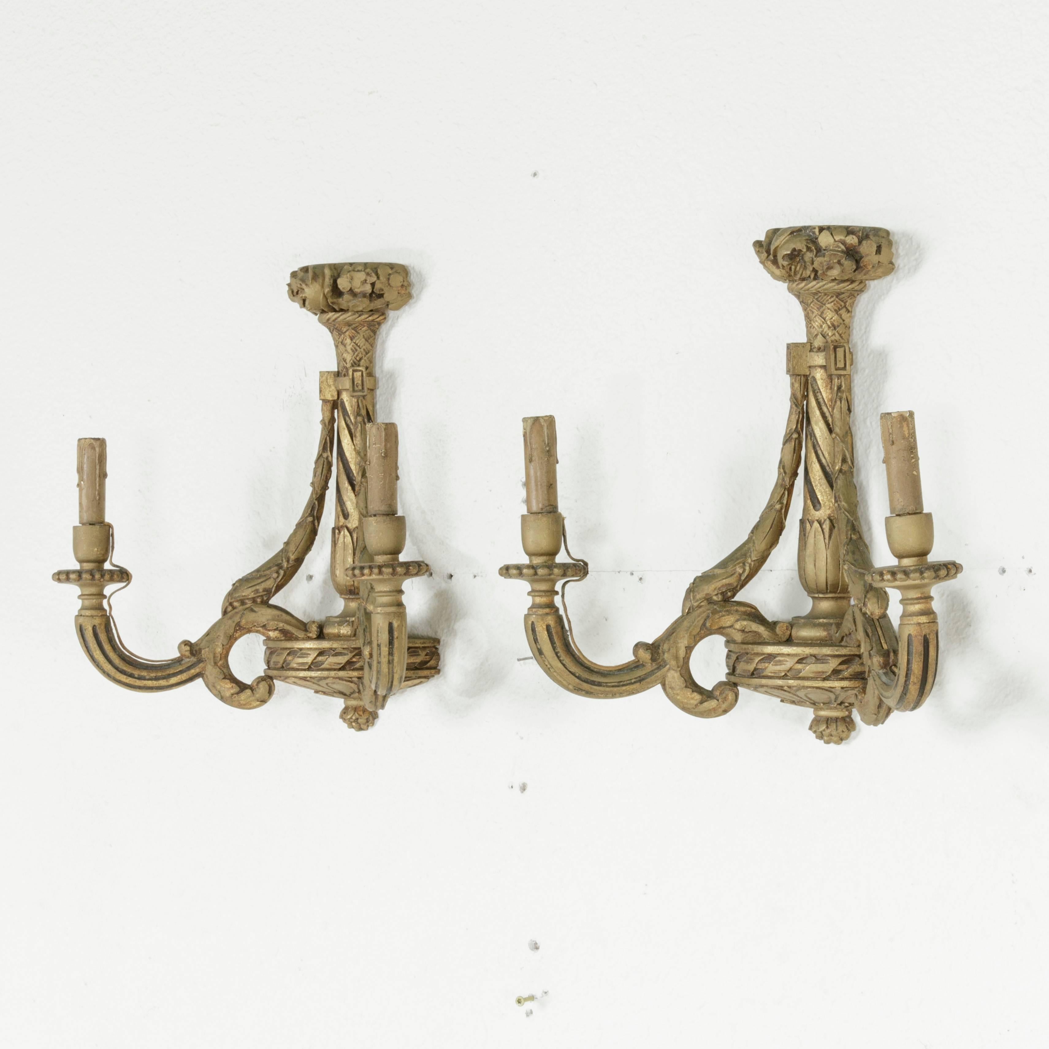 Pair of Late 19th Century Louis XVI Style French Giltwood Light Sconces For Sale 3