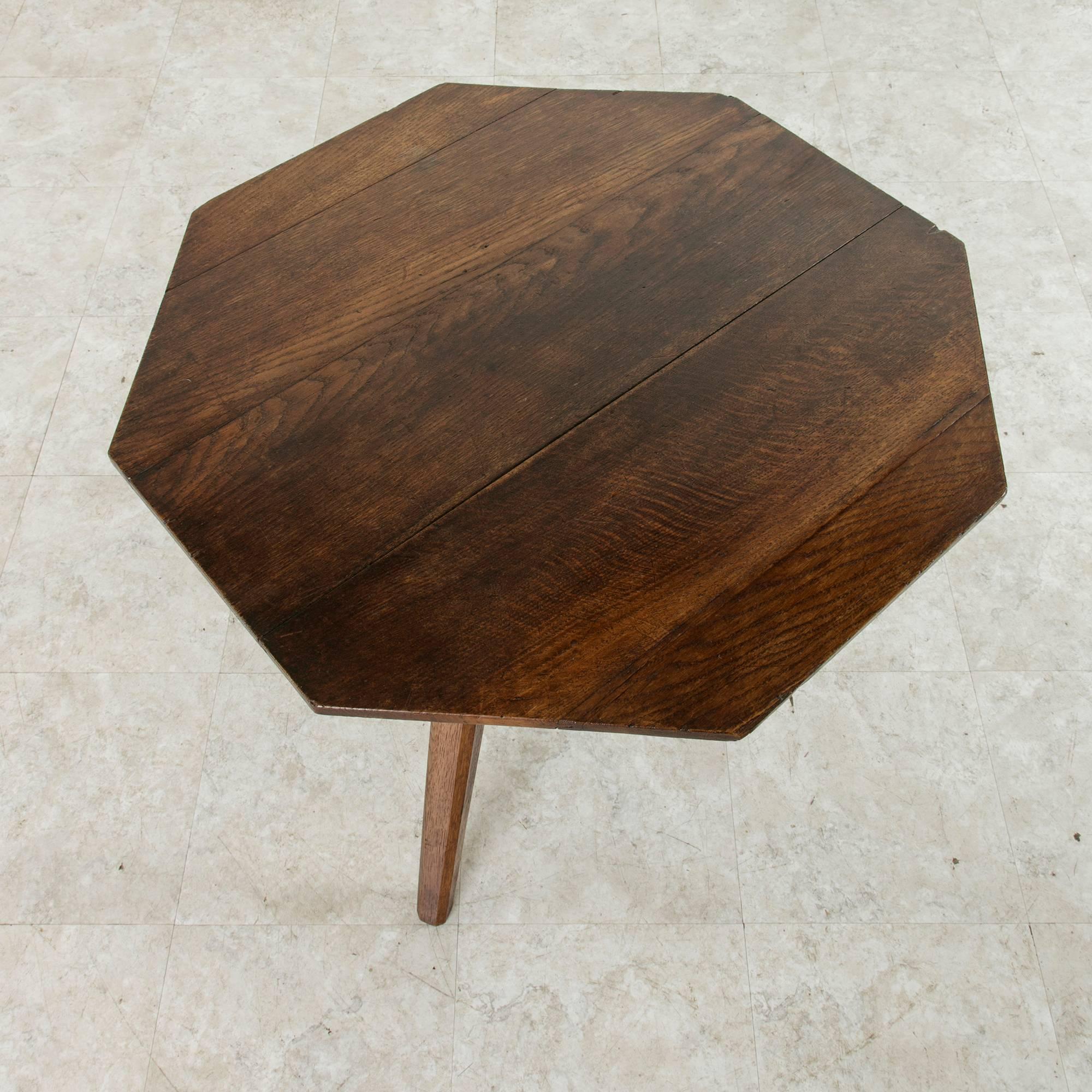 French Artisan-Made Octagonal Oak Side Table or Coffee Table, circa 1900 3