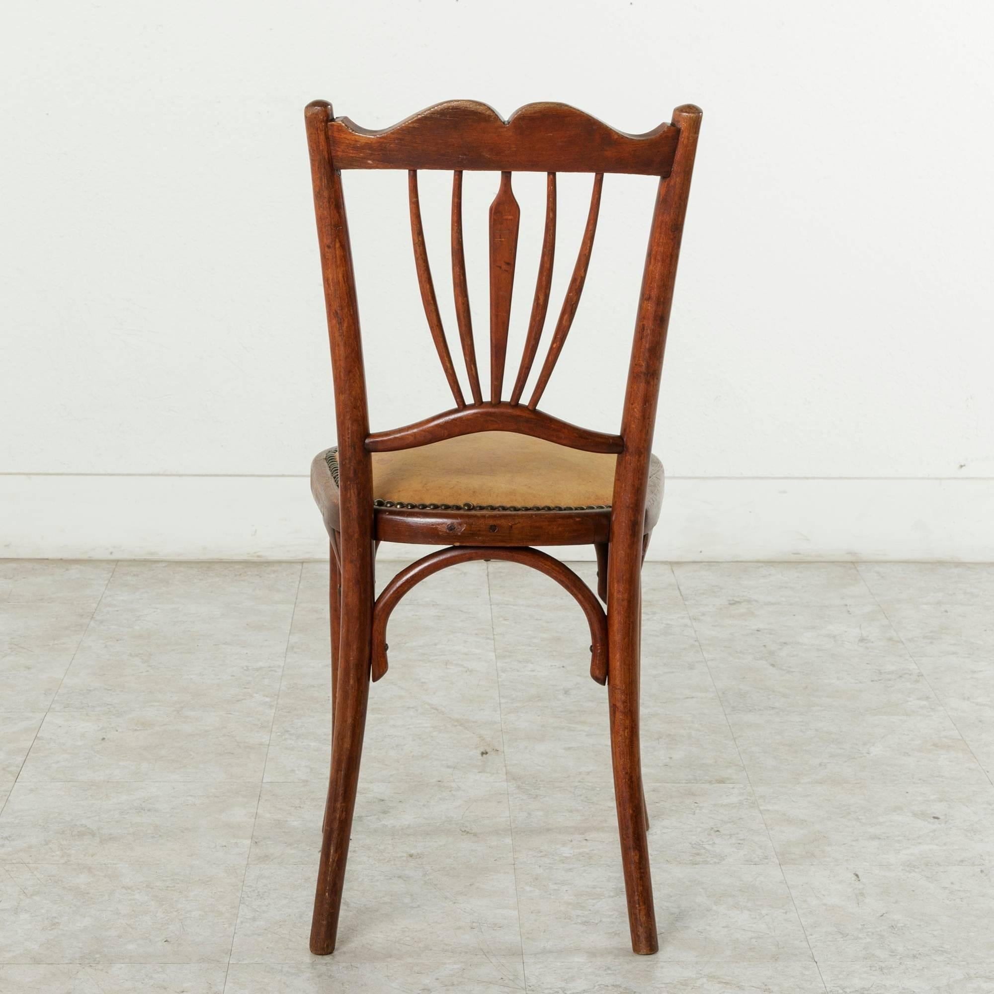 Pair of Early 20th Century French Art Deco Period Bentwood Thonet Bistro Chairs For Sale 2