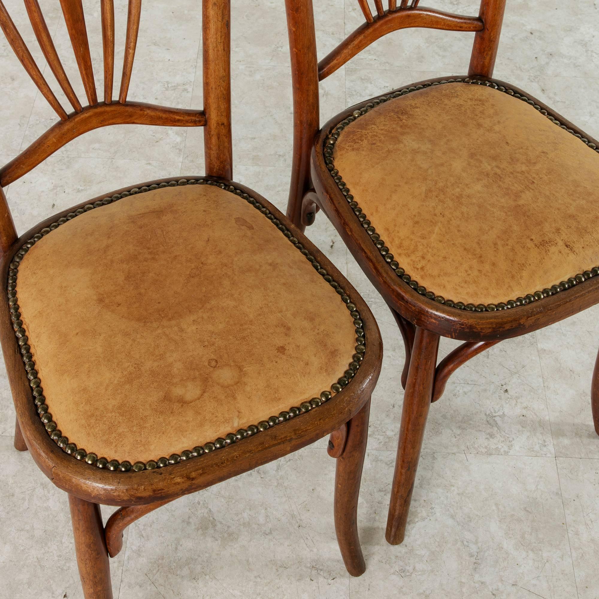Pair of Early 20th Century French Art Deco Period Bentwood Thonet Bistro Chairs For Sale 4