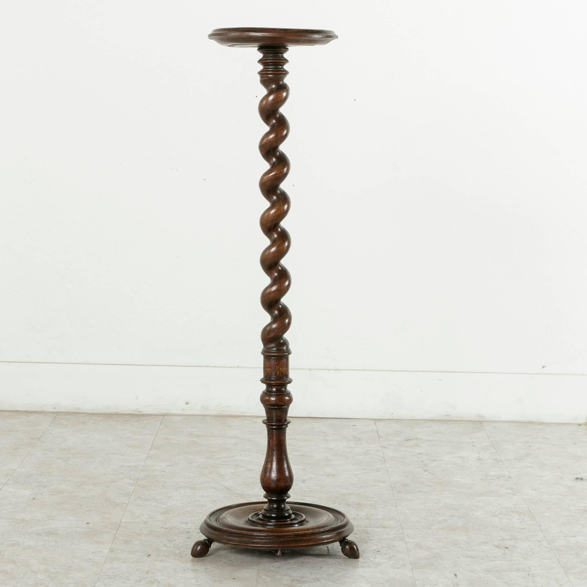 French 17th Century Hand-Carved Walnut Louis XIII Period Barley Twist Pedestal, Column