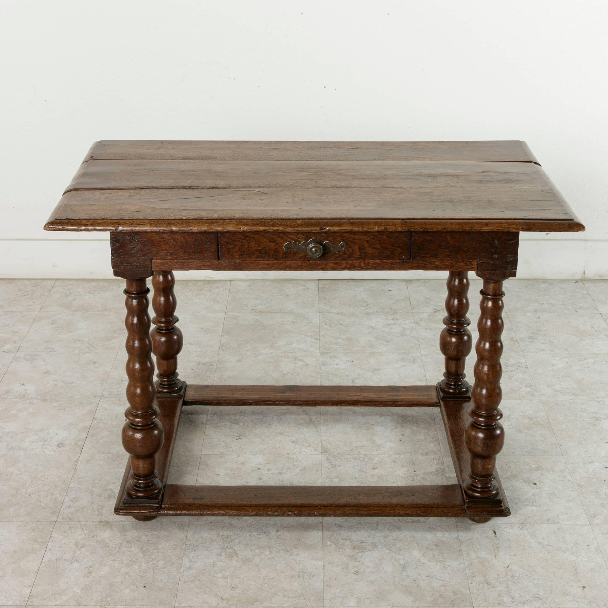 French 17th Century Louis XIII Period Oak Table with Spooled Legs and Single Drawer
