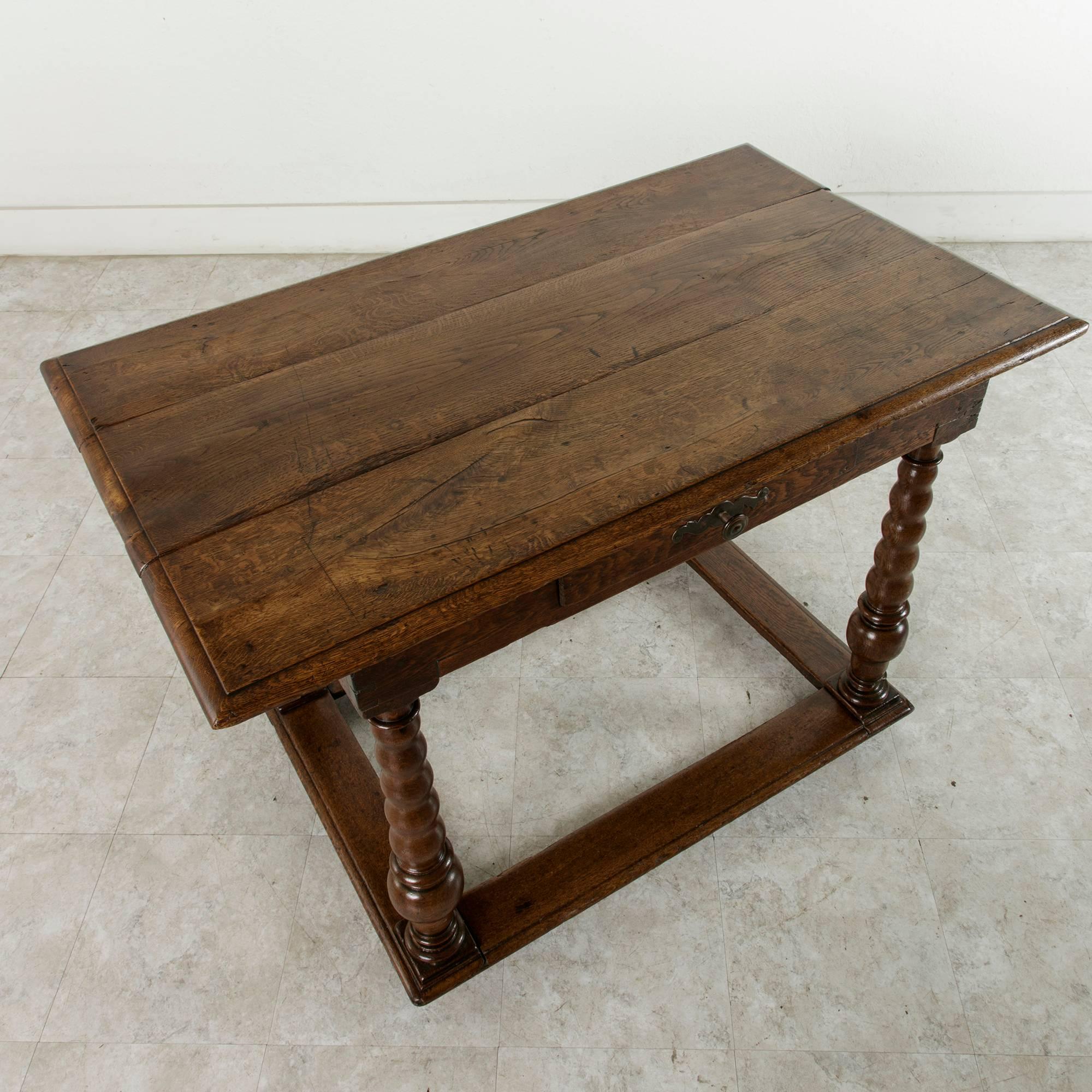 17th Century Louis XIII Period Oak Table with Spooled Legs and Single Drawer 2