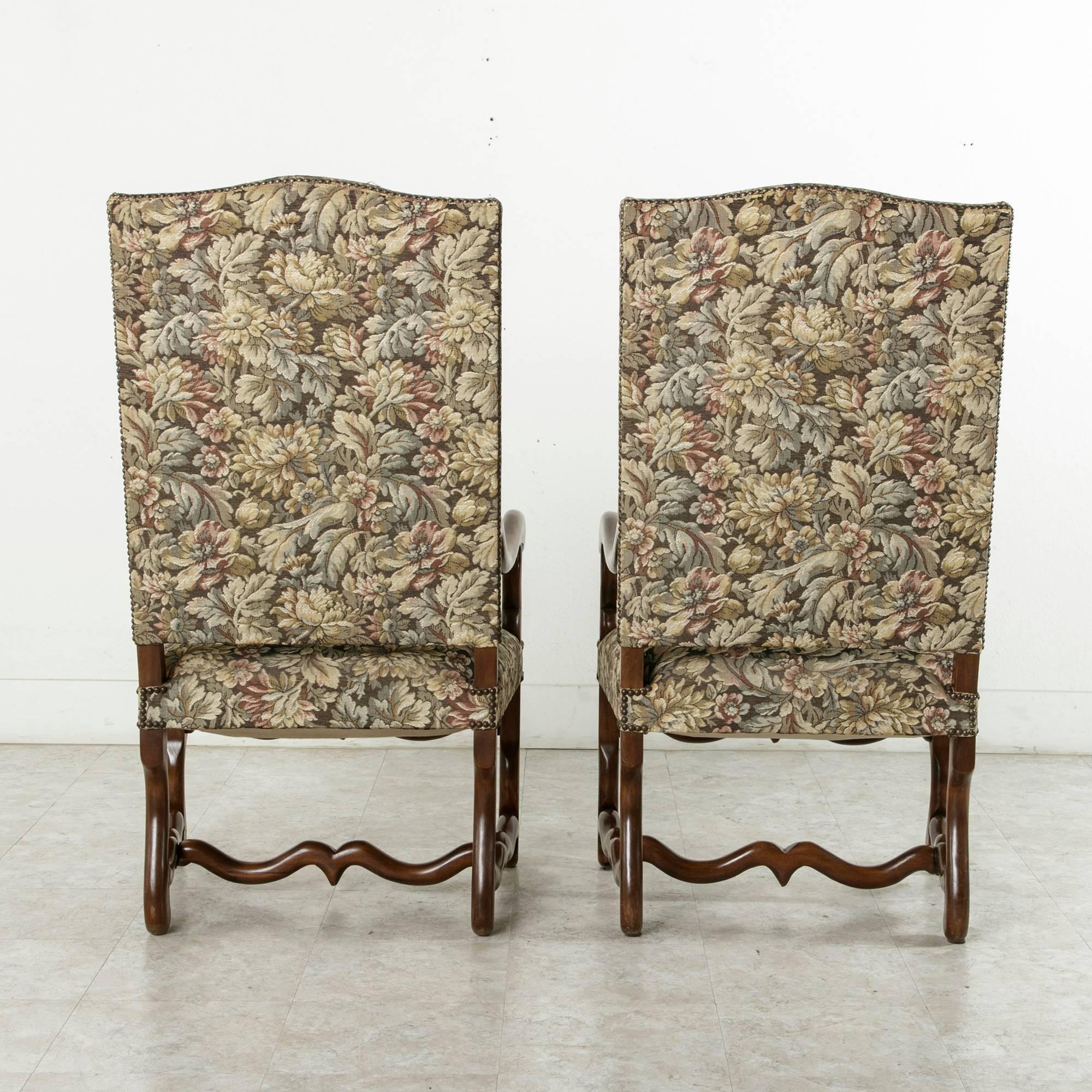 Early 20th Century Pair of Walnut Louis XIV Style Mutton Leg Armchairs with Tapestry, circa 1900