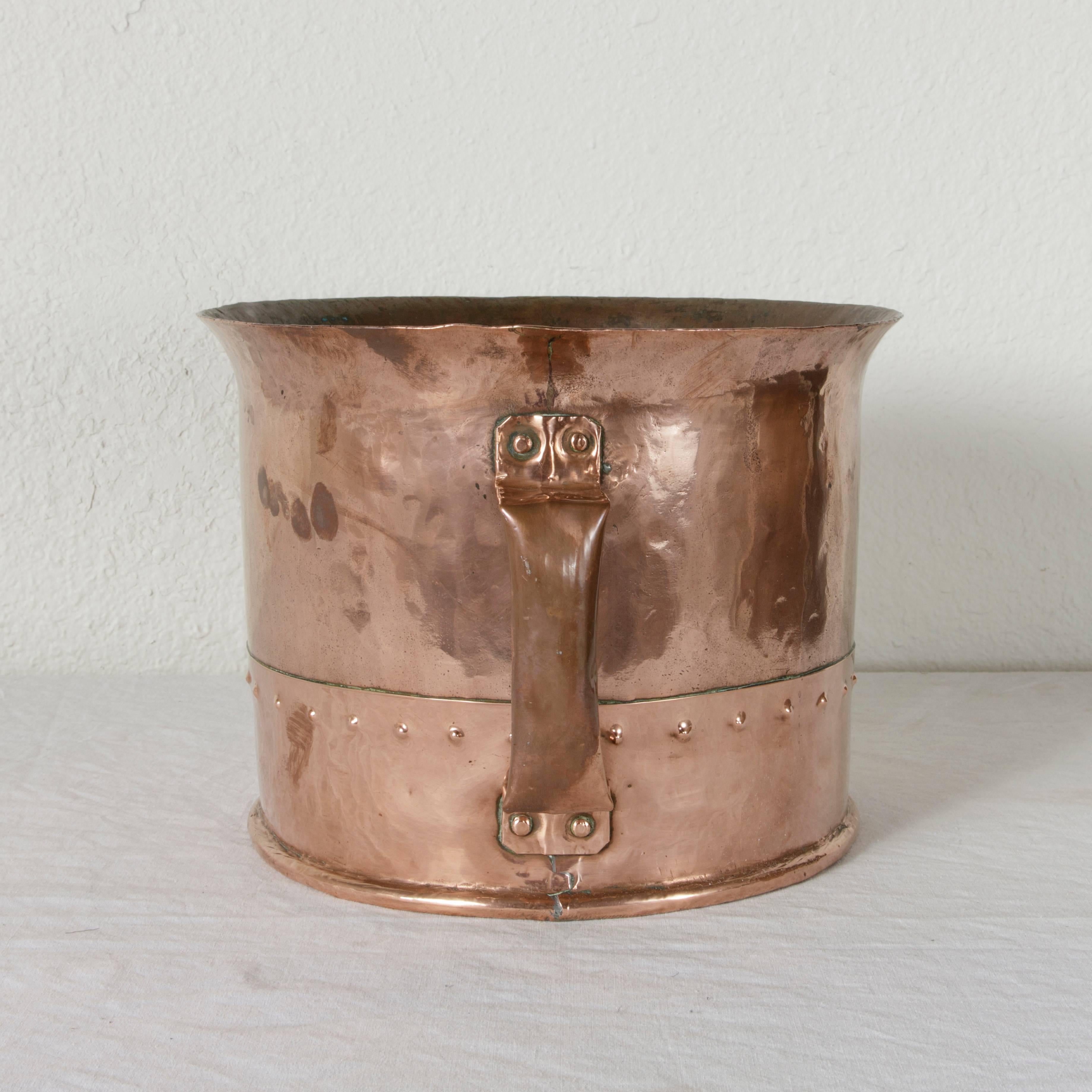 Late 19th Century French Riveted Copper Water Bucket with Two Handles In Excellent Condition In Fayetteville, AR