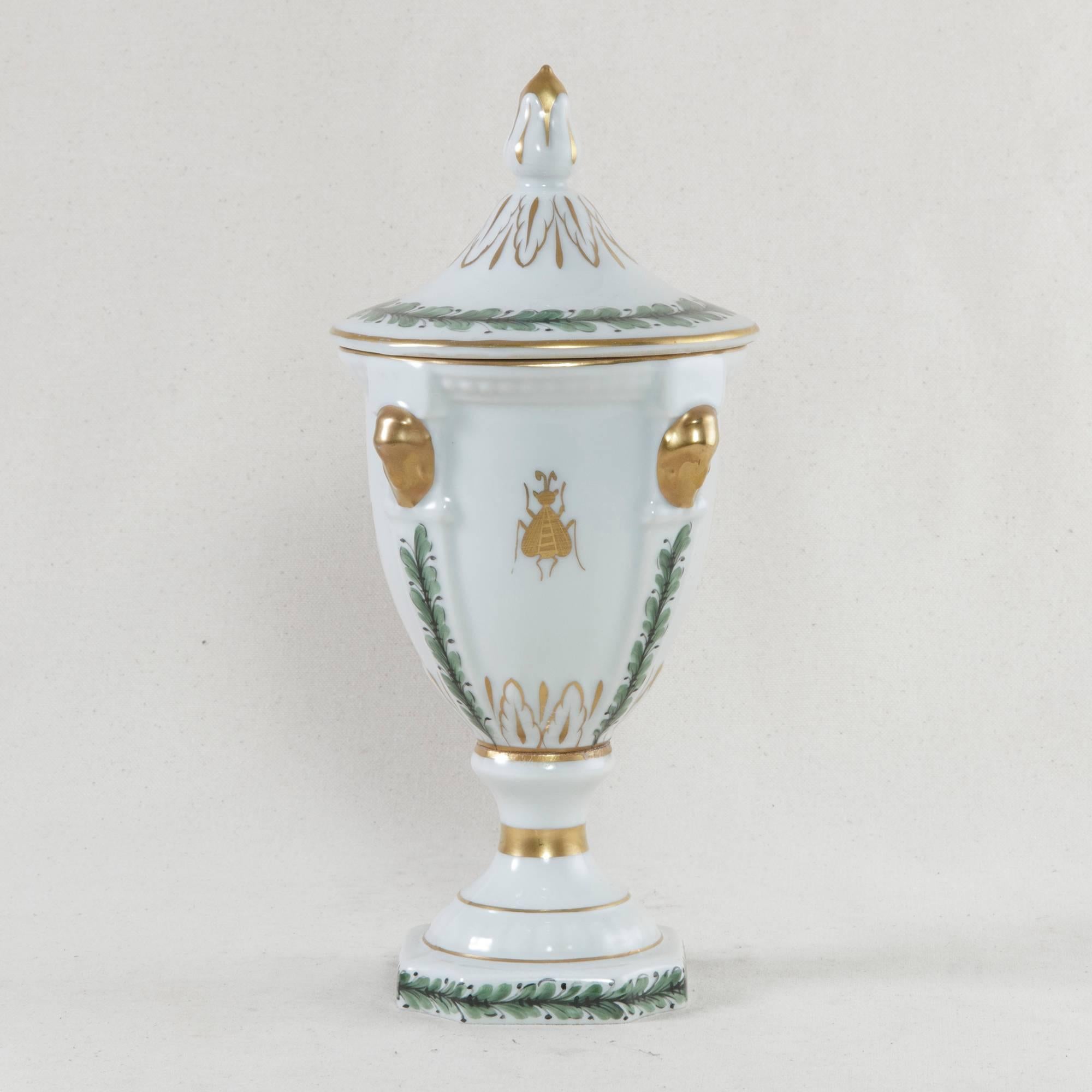 19th Century French Hand-Painted Porcelain Urn with Lid and Napoleonic Bee Motif In Excellent Condition In Fayetteville, AR