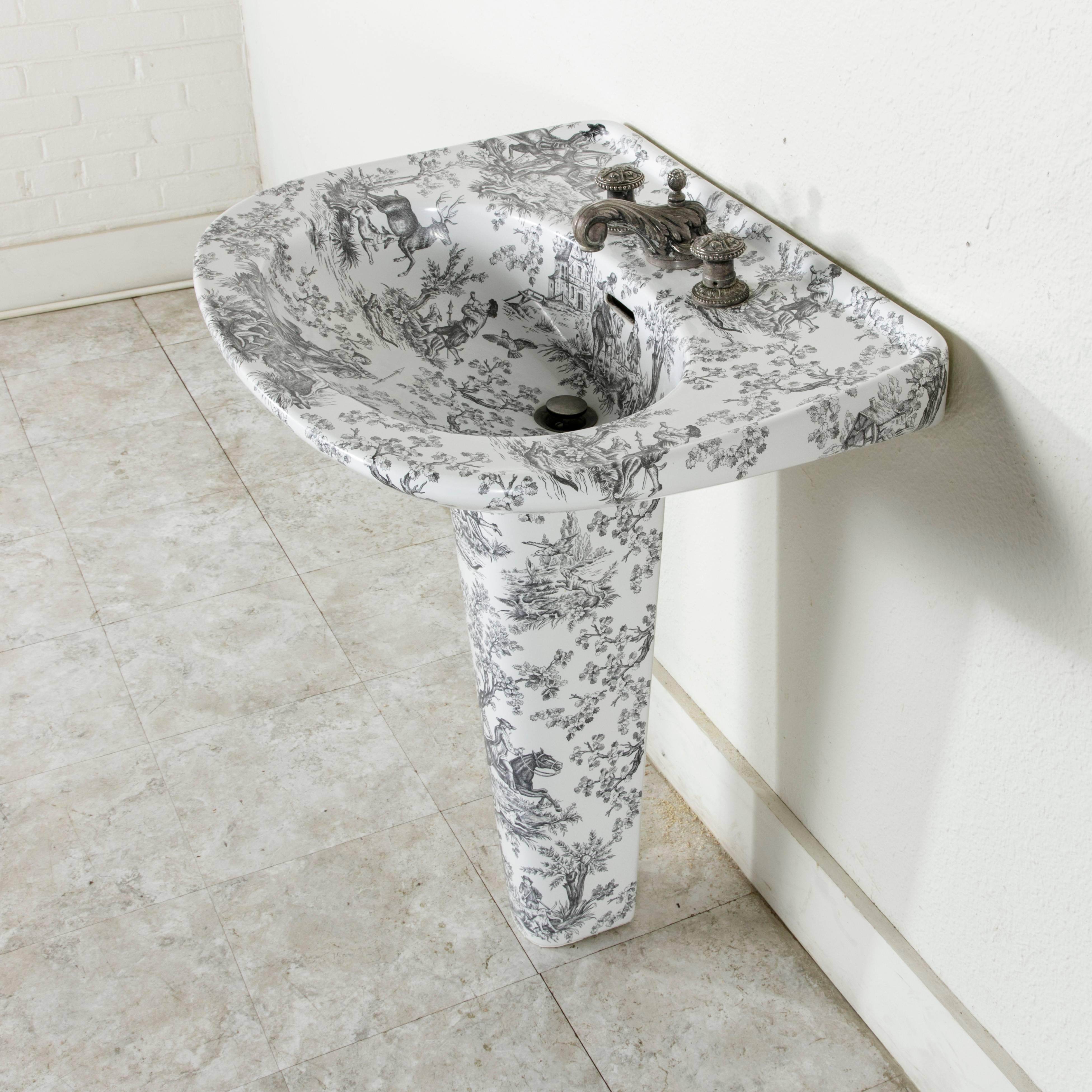 parisian pedestal sink