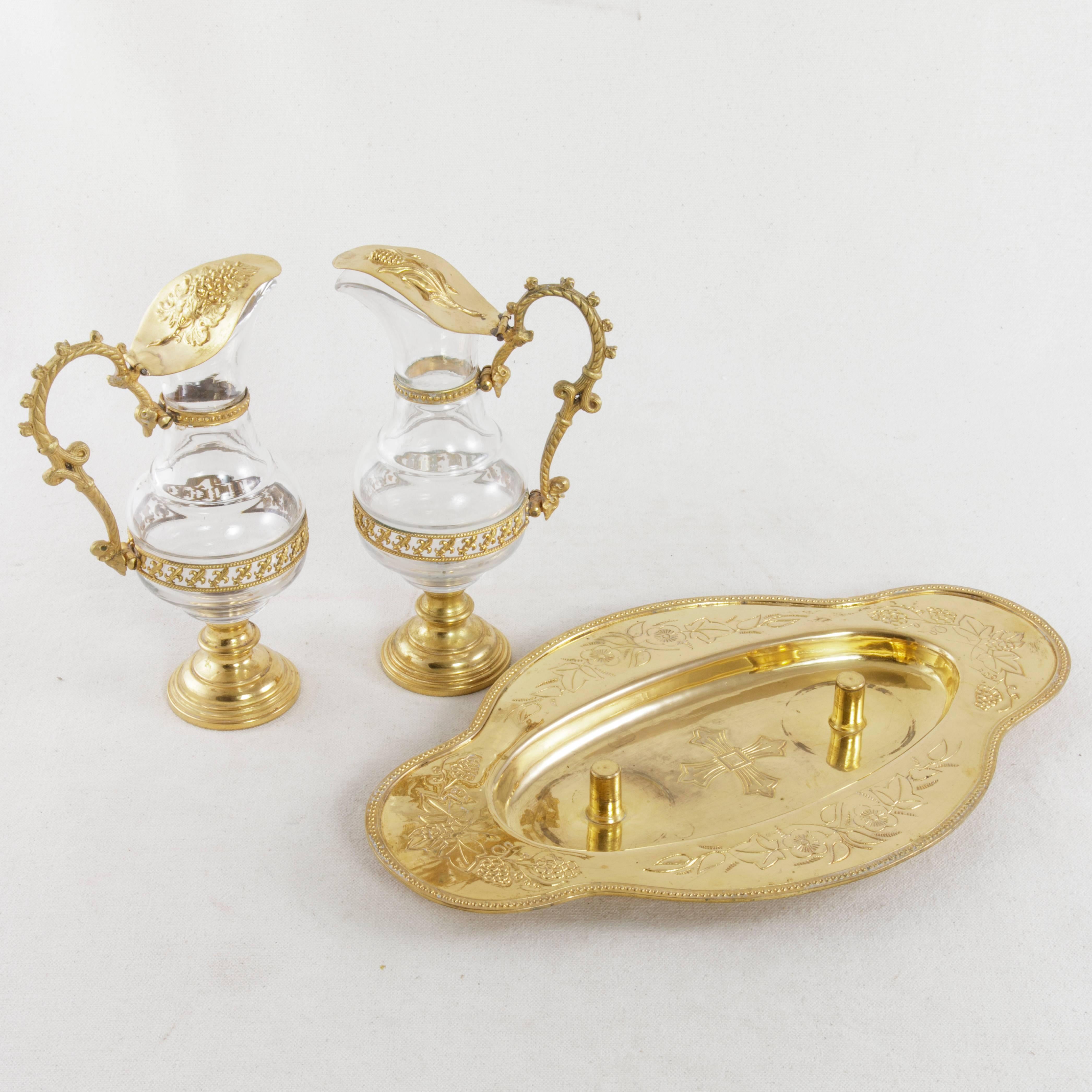 Early 20th Century Set of French Gilded Metal and Glass Holy Communion Cruets 5