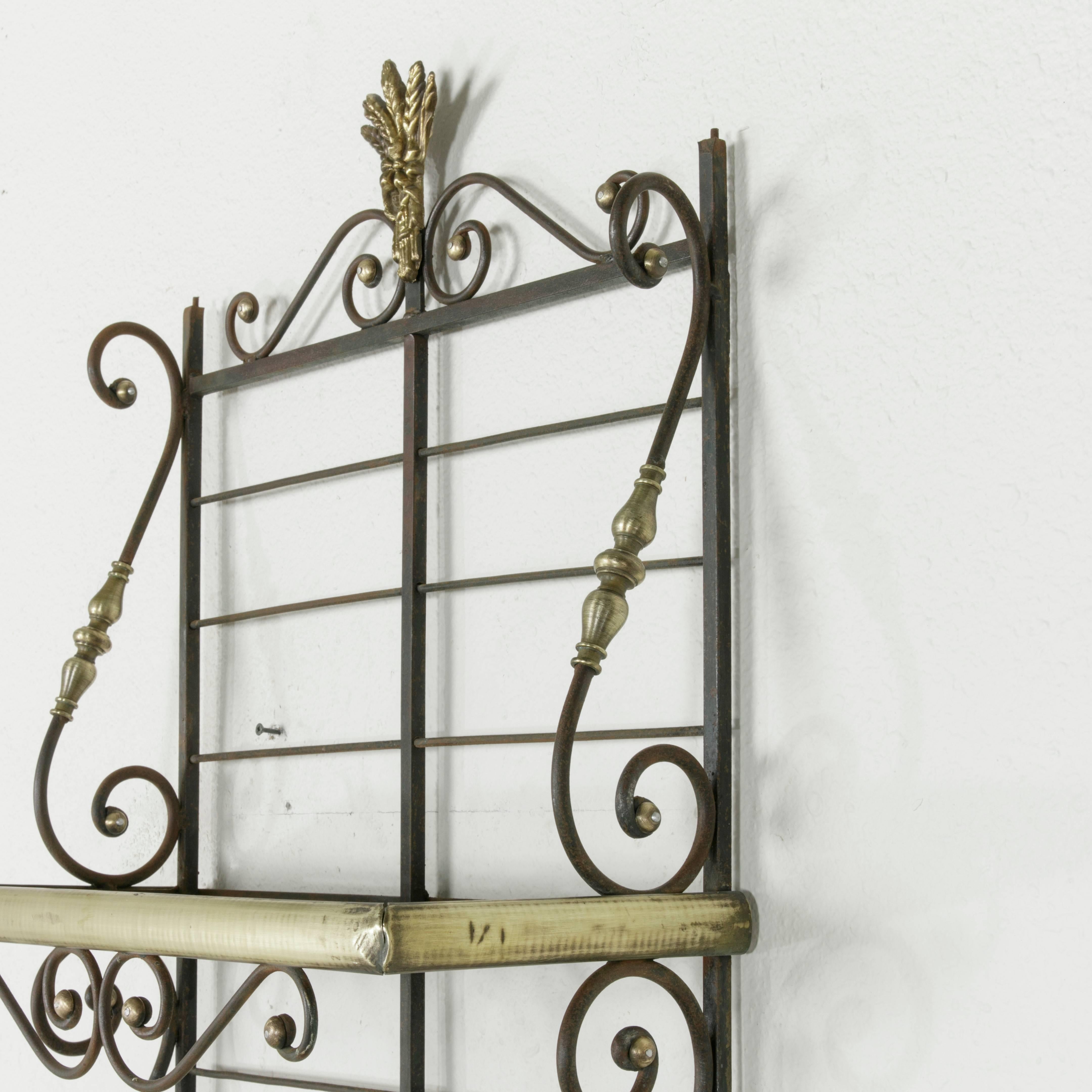Mid-20th Century French Iron Baker's Rack with Brass Trim and Shock of Wheat In Good Condition In Fayetteville, AR