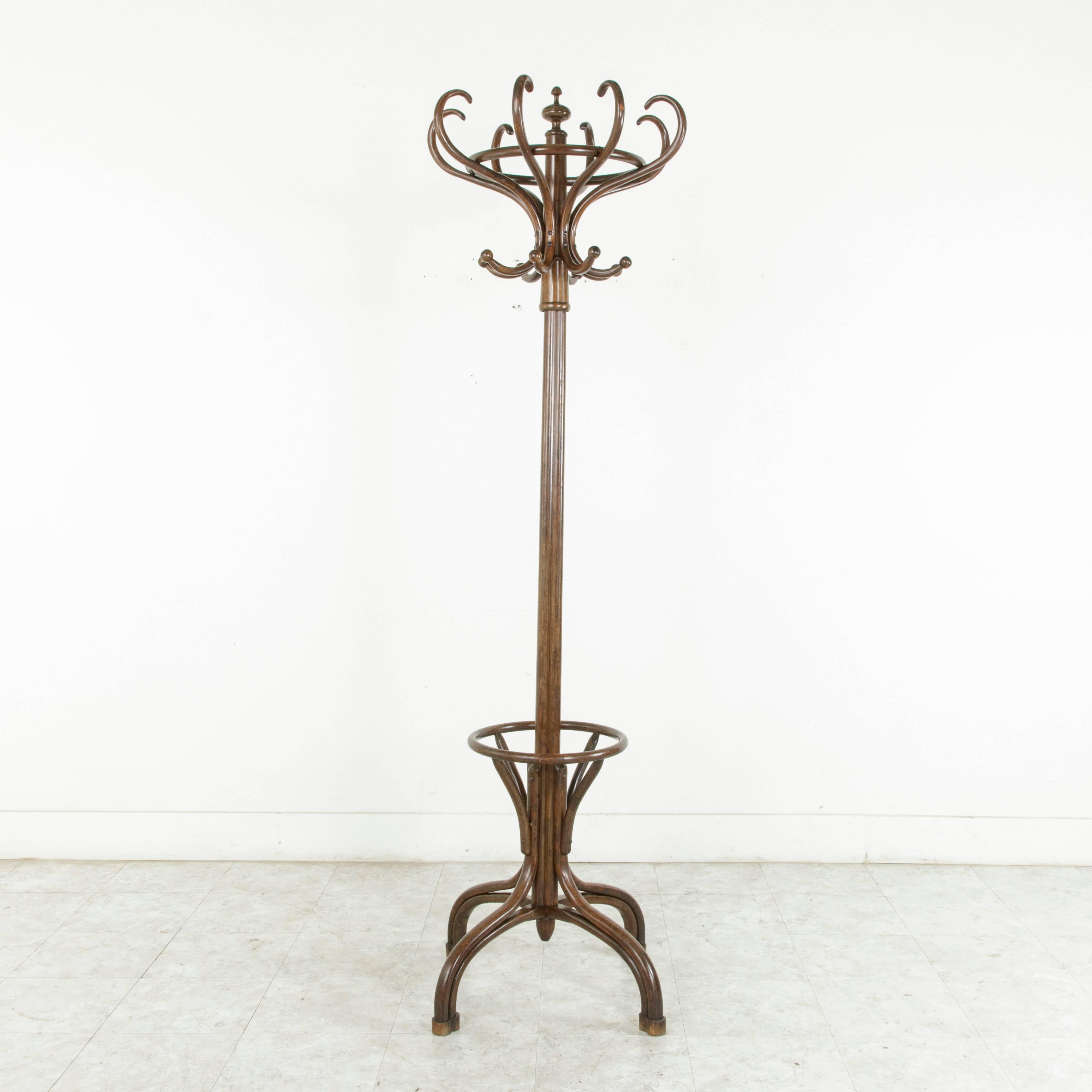 Early 20th Century French Bentwood Thonet 16 Hook Hall Tree, Coat and Hat Stand In Excellent Condition In Fayetteville, AR
