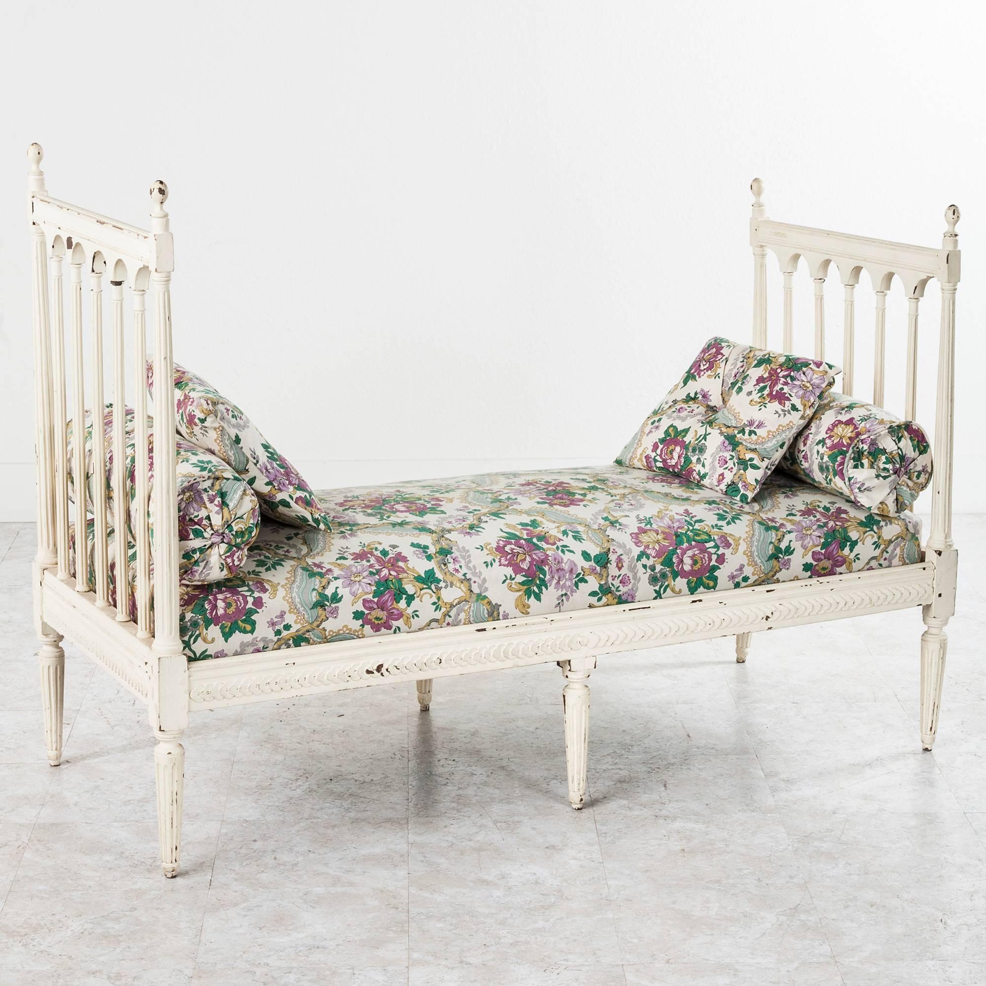 antique toddler bed