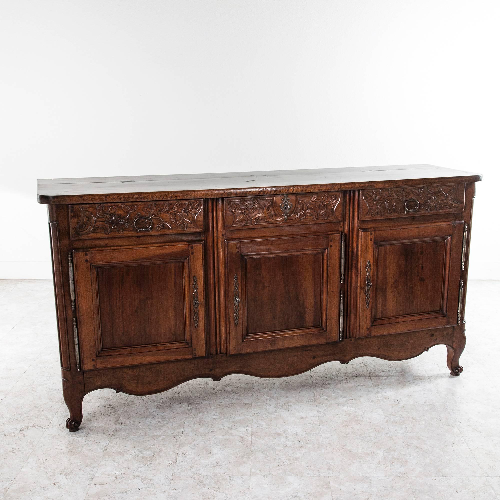 18th Century Buffet of Exceptional Thick Hand-Carved Solid Walnut 3