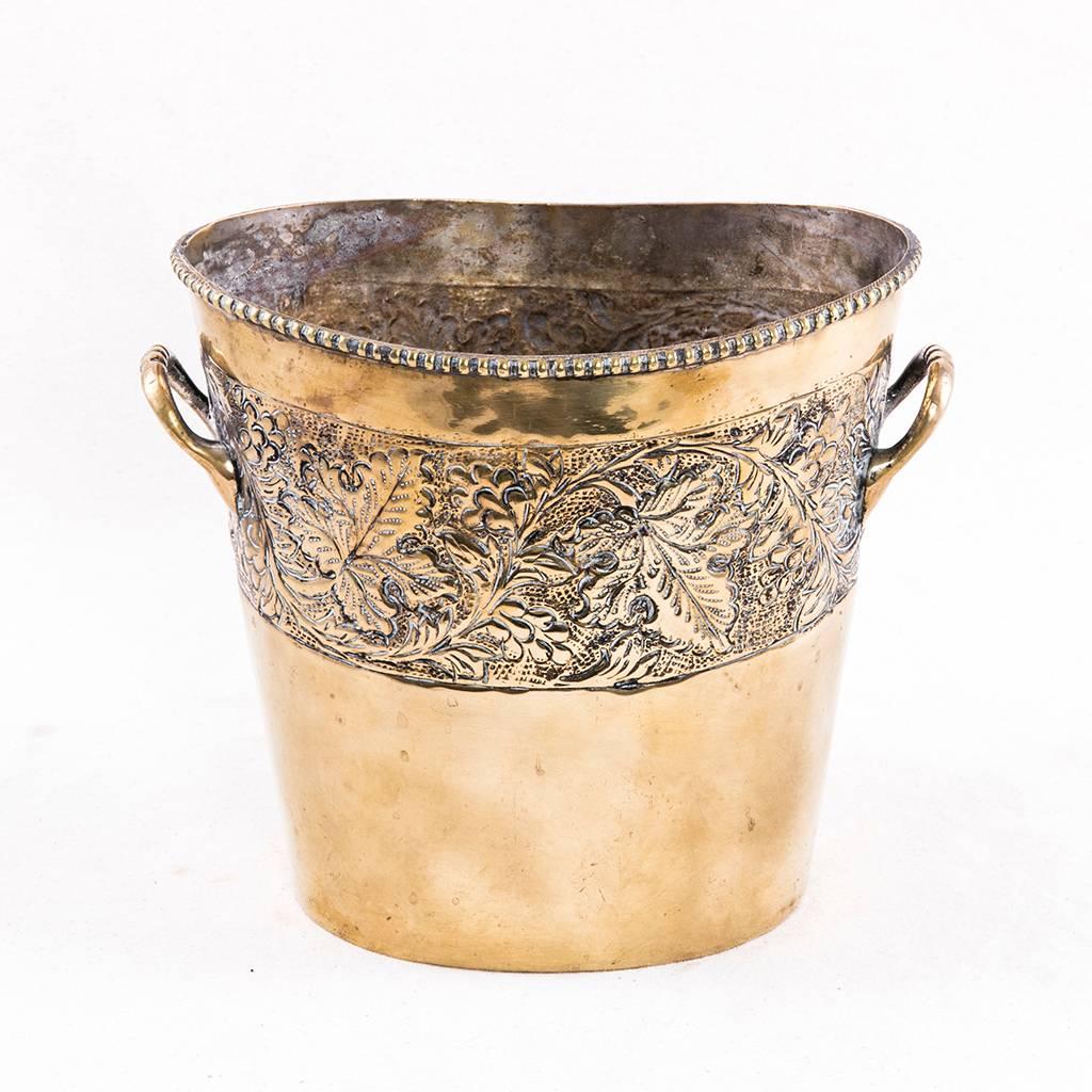 Antique French Bronze Oval Champagne Bucket with Grape Leaves Motif In Excellent Condition In Fayetteville, AR