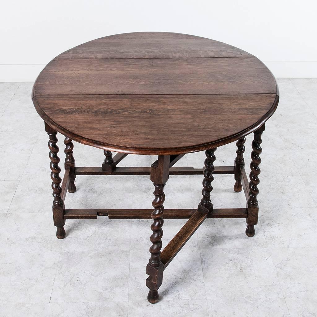 Early 20th Century French Solid Oak Gateleg Barley Twist Dining Table or Console 4