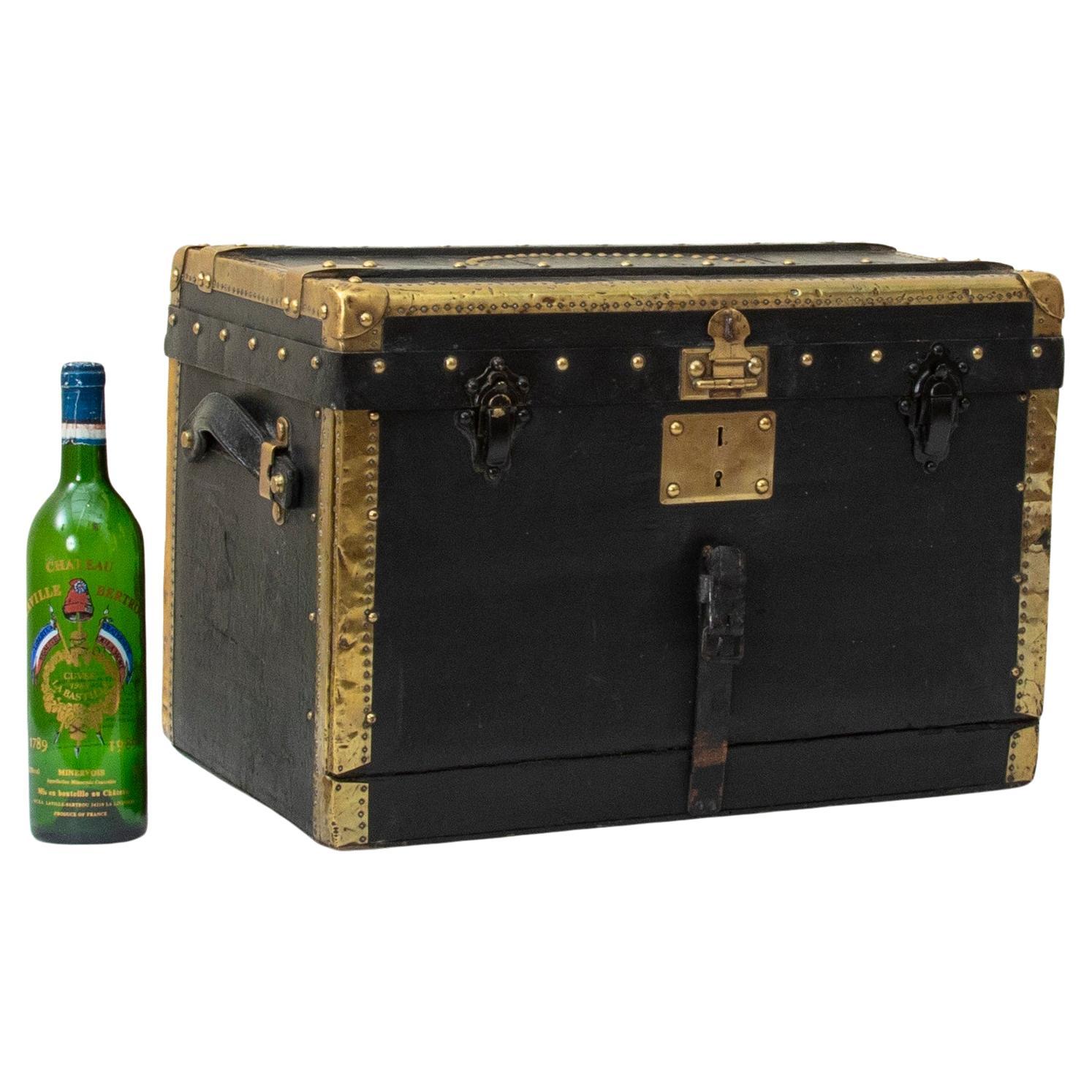 Early 20th Century French Black Leather Traveling Trunk with Brass Detailing