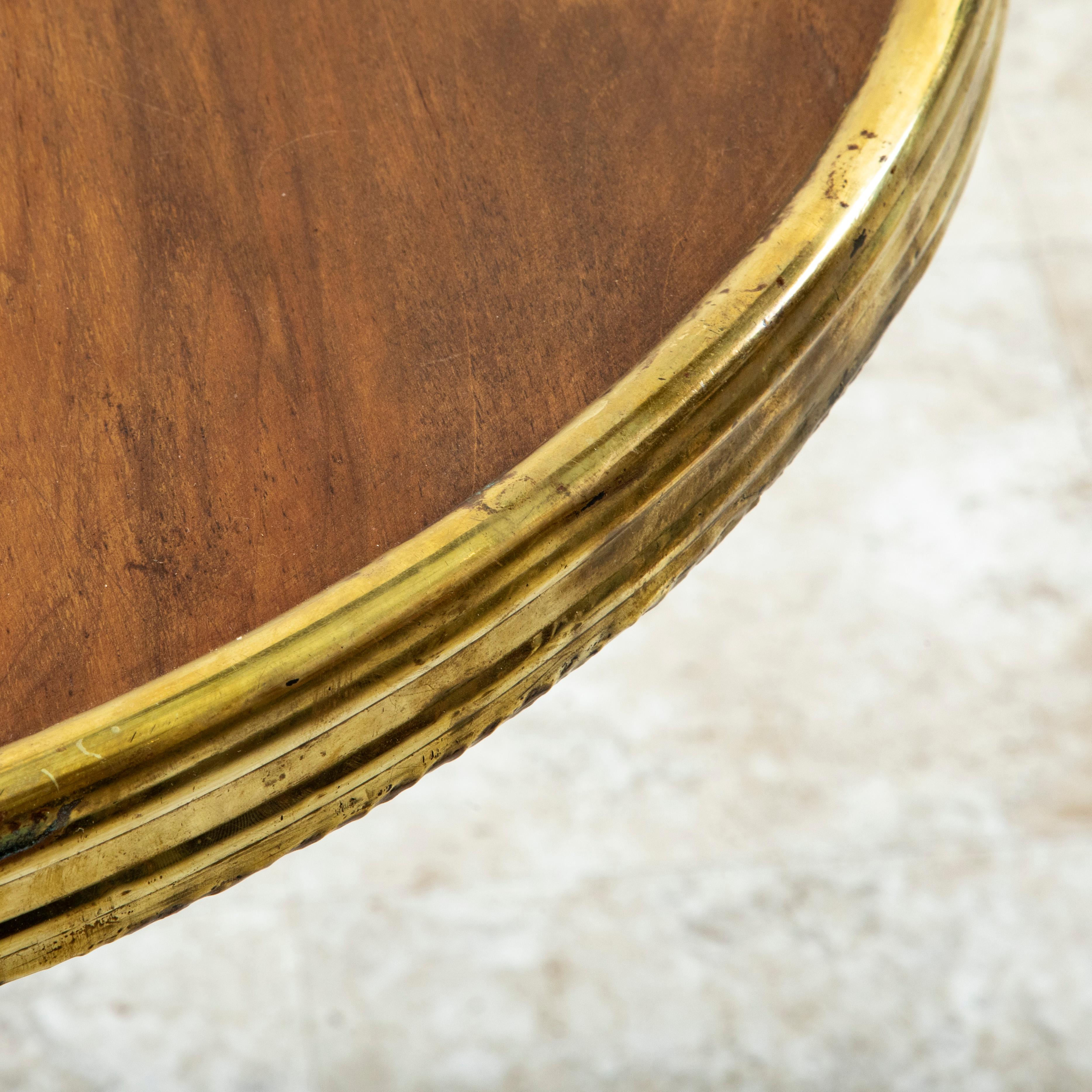 Table de bistrot ou table de café en fonte française du début du XXe siècle, plateau en Wood Wood, laiton en vente 2