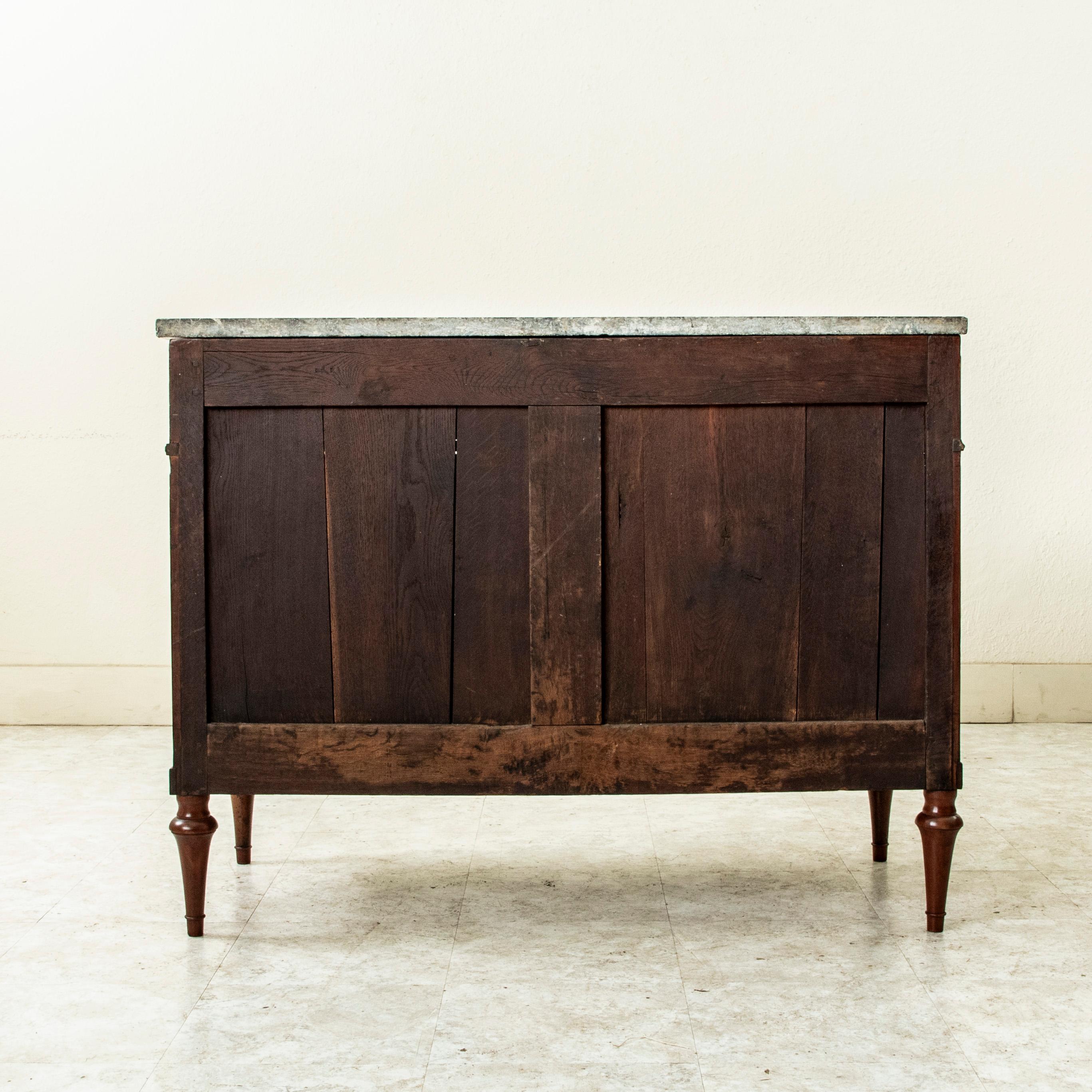 Laiton Commode, commode et buffet en acajou de style Louis XVI du XIXe siècle en vente