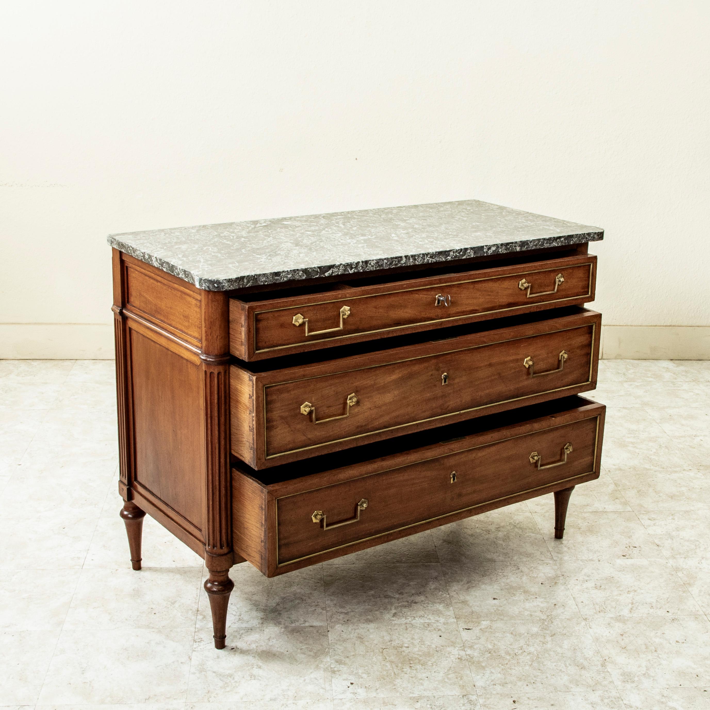 Commode, commode et buffet en acajou de style Louis XVI du XIXe siècle en vente 2