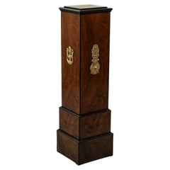 Colonna in mogano in stile Biedermeier austriaco dei primi anni del XIX secolo con dettagli in bronzo