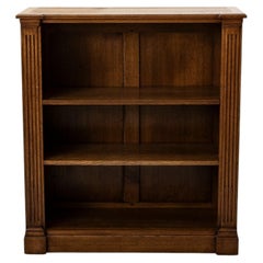 Kleines Bücherregal aus französischer Eiche aus dem frühen 20. Jahrhundert