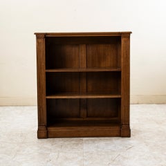 Kleines Bücherregal aus französischer Eiche aus dem frühen 20. Jahrhundert