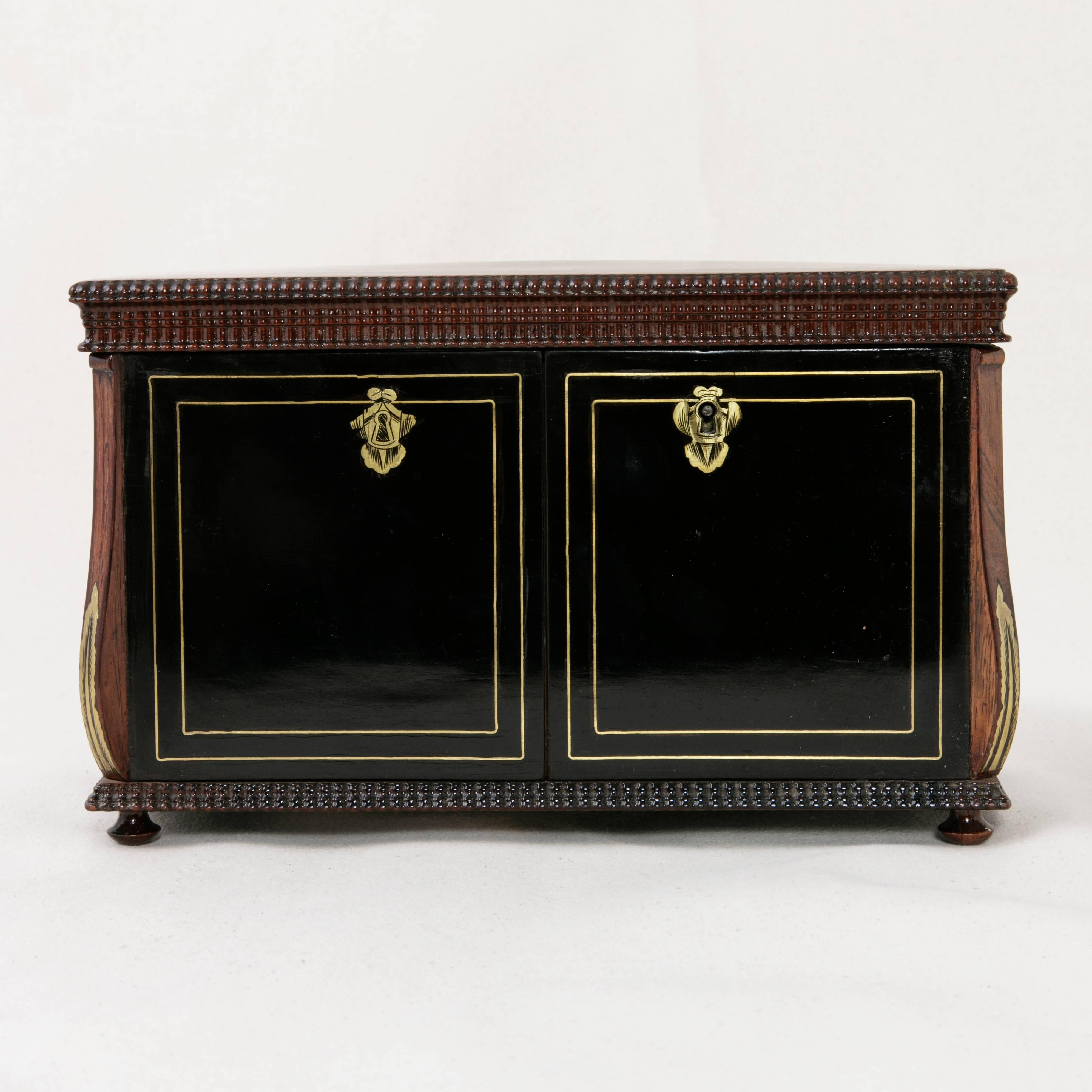 19th Century French Napoleon III Black Lacquer Liqueur Box with Bronze Inlay For Sale 3