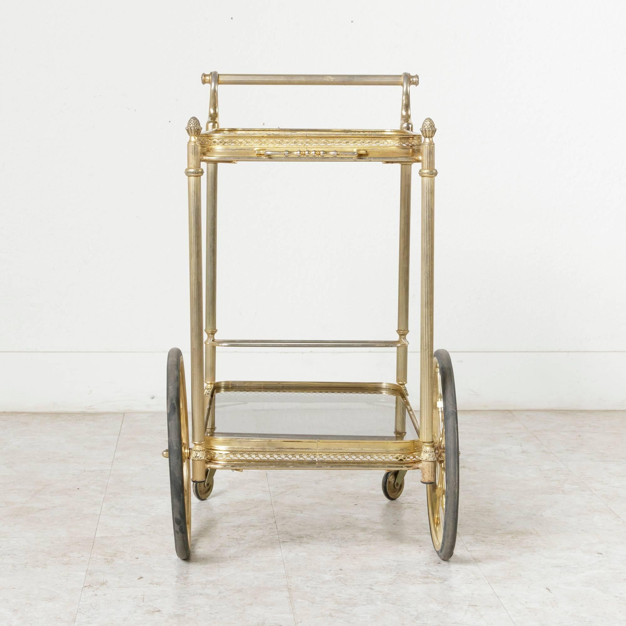French Mid-Century Brass Bar Cart with Removable Glass Trays and Bottle Holder In Excellent Condition In Fayetteville, AR