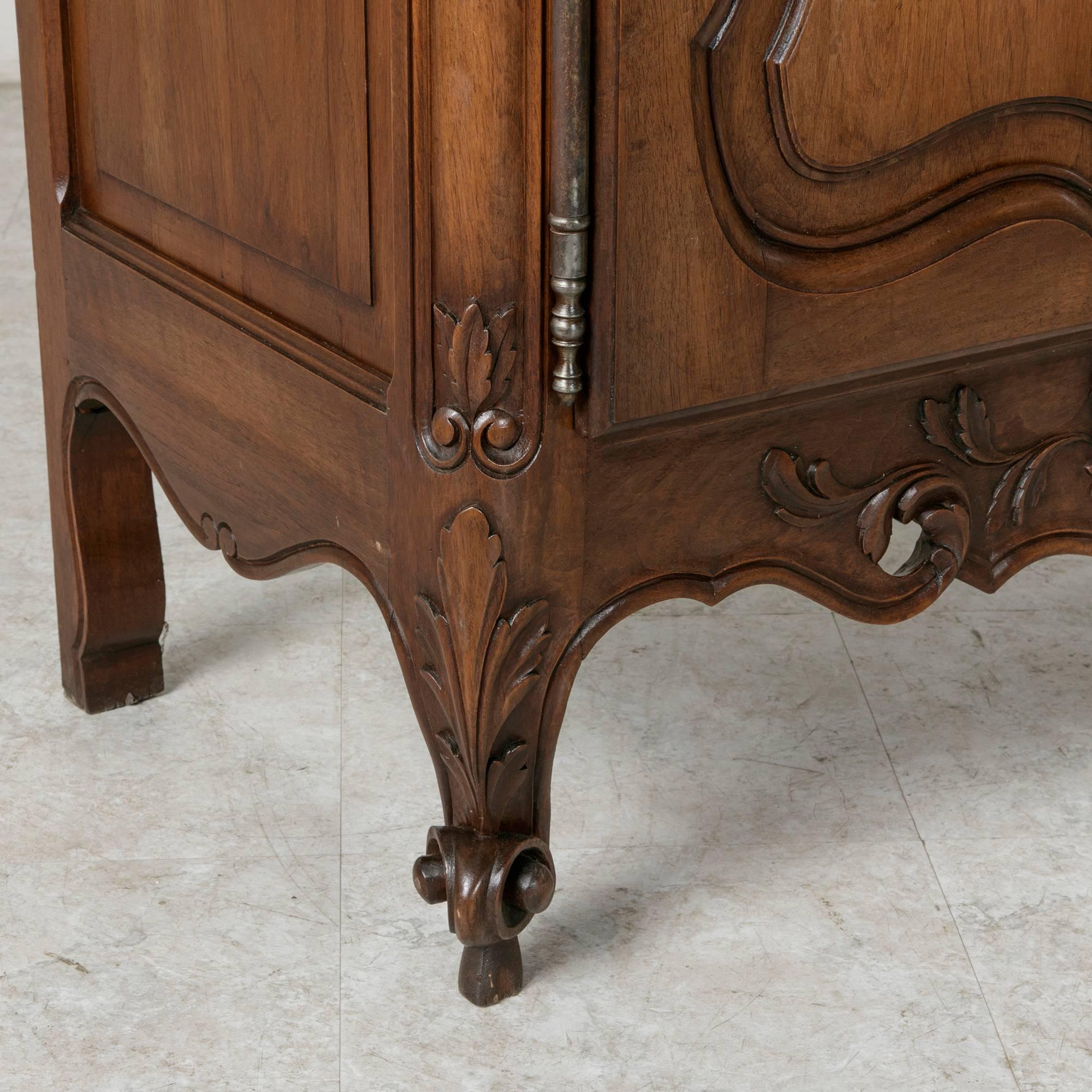 Mid-20th Century Early 20th Century Louis XV Style Hand Carved French Walnut Buffet from Provence