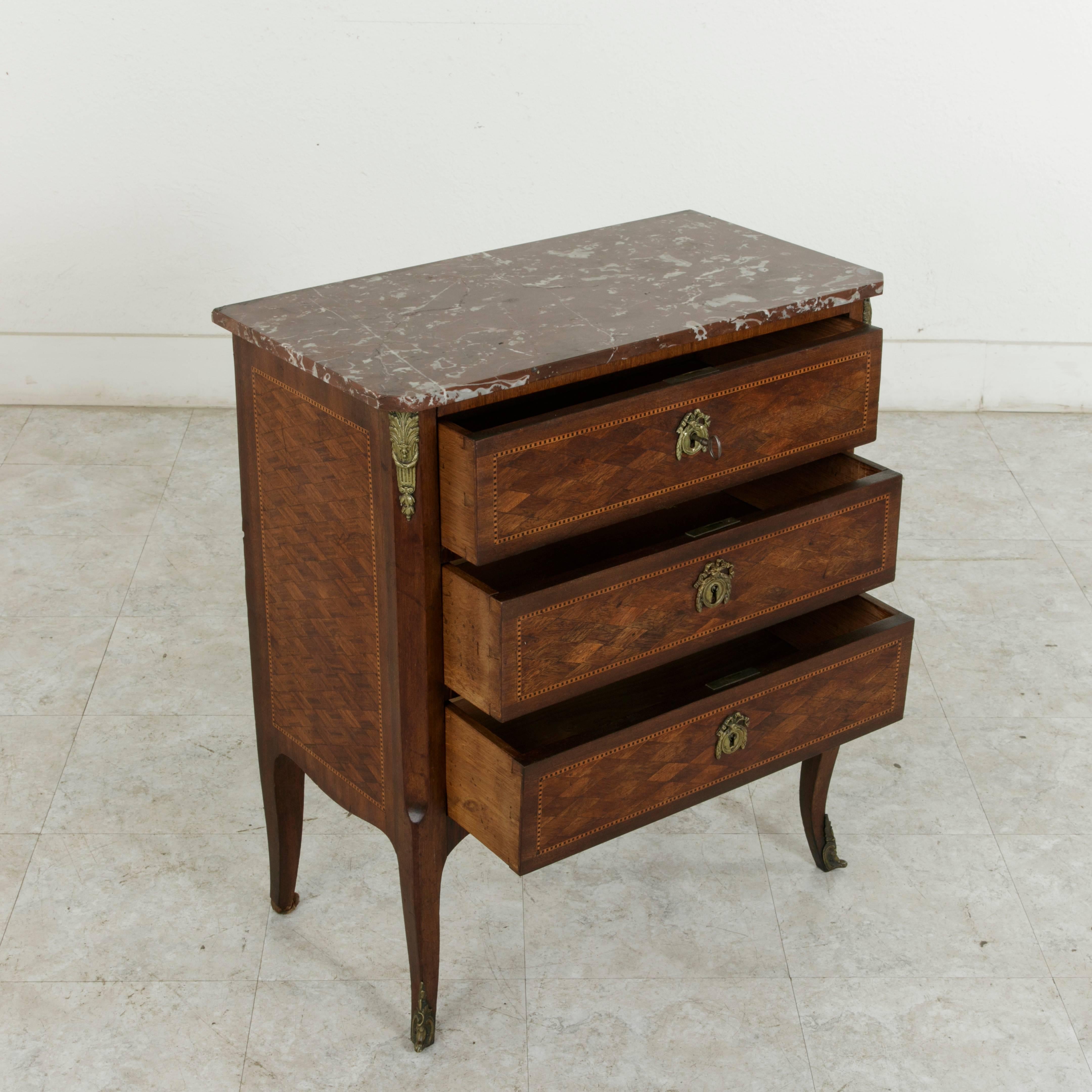 Small Scale Early 20th Century French Transition Style Rosewood Marquetry Chest 4