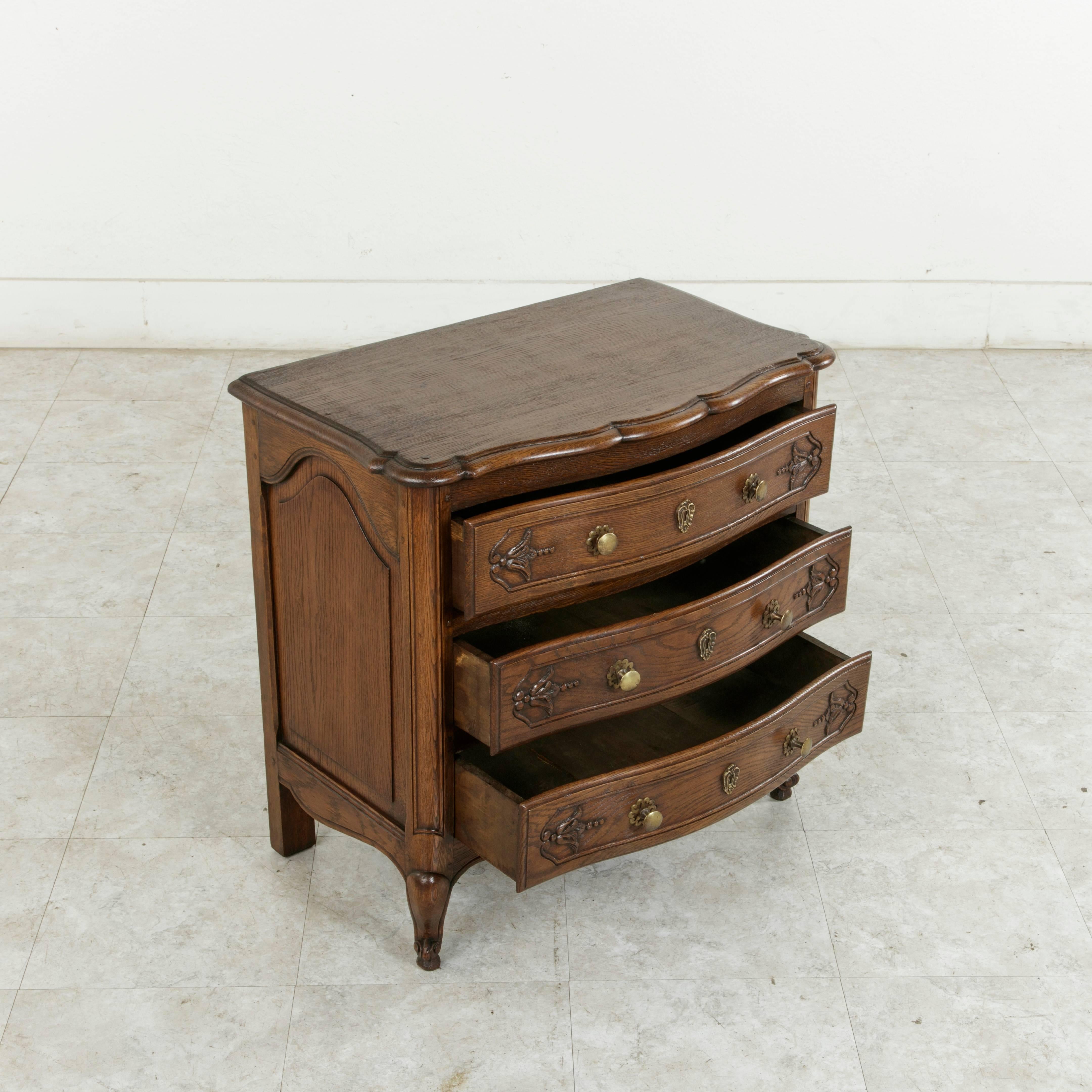 Early 20th Century French Louis XV Style Hand-Carved Oak Nightstand, Small Chest 2