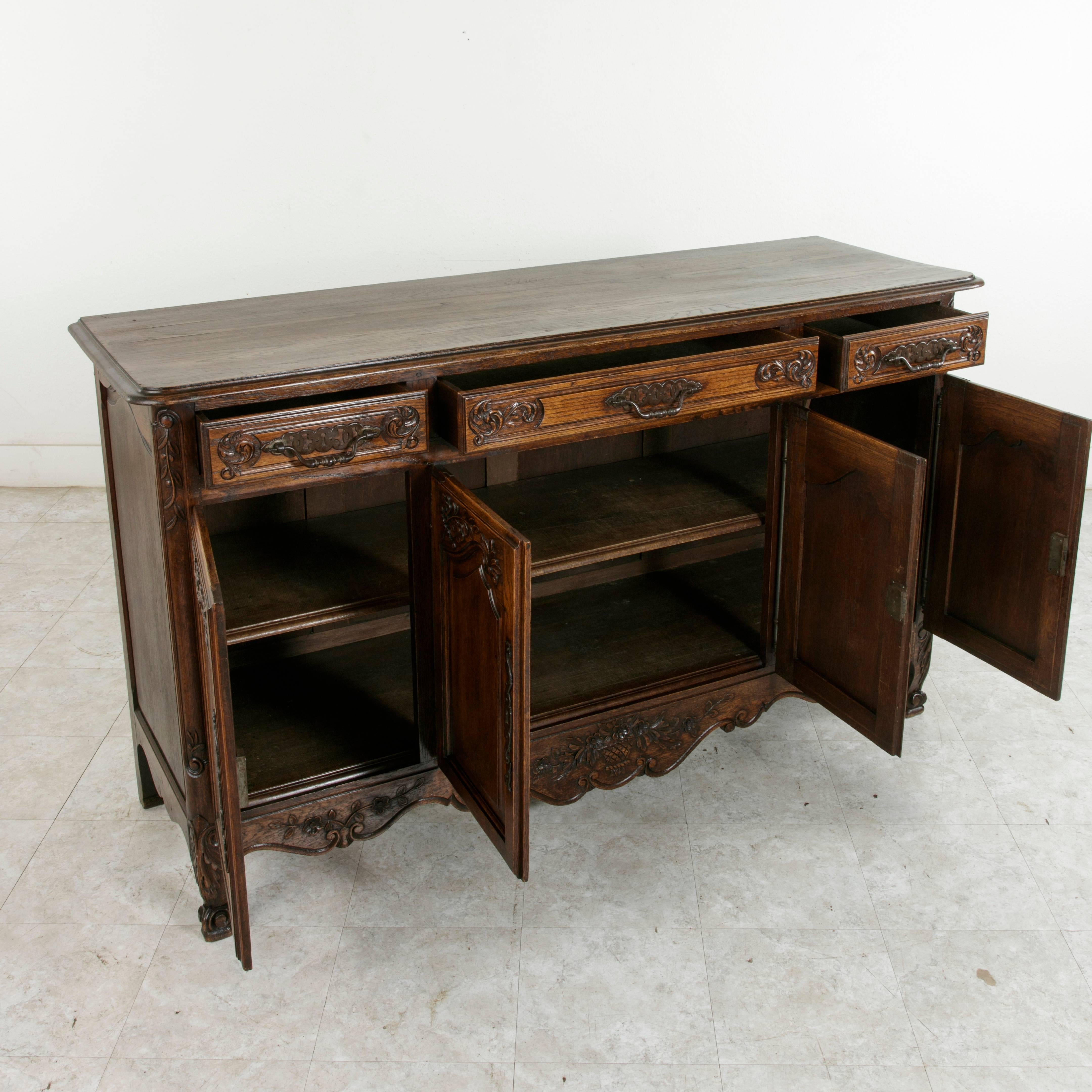 Early 20th Century French Louis XV Style Hand-Carved Oak Enfilade or Sideboard 6