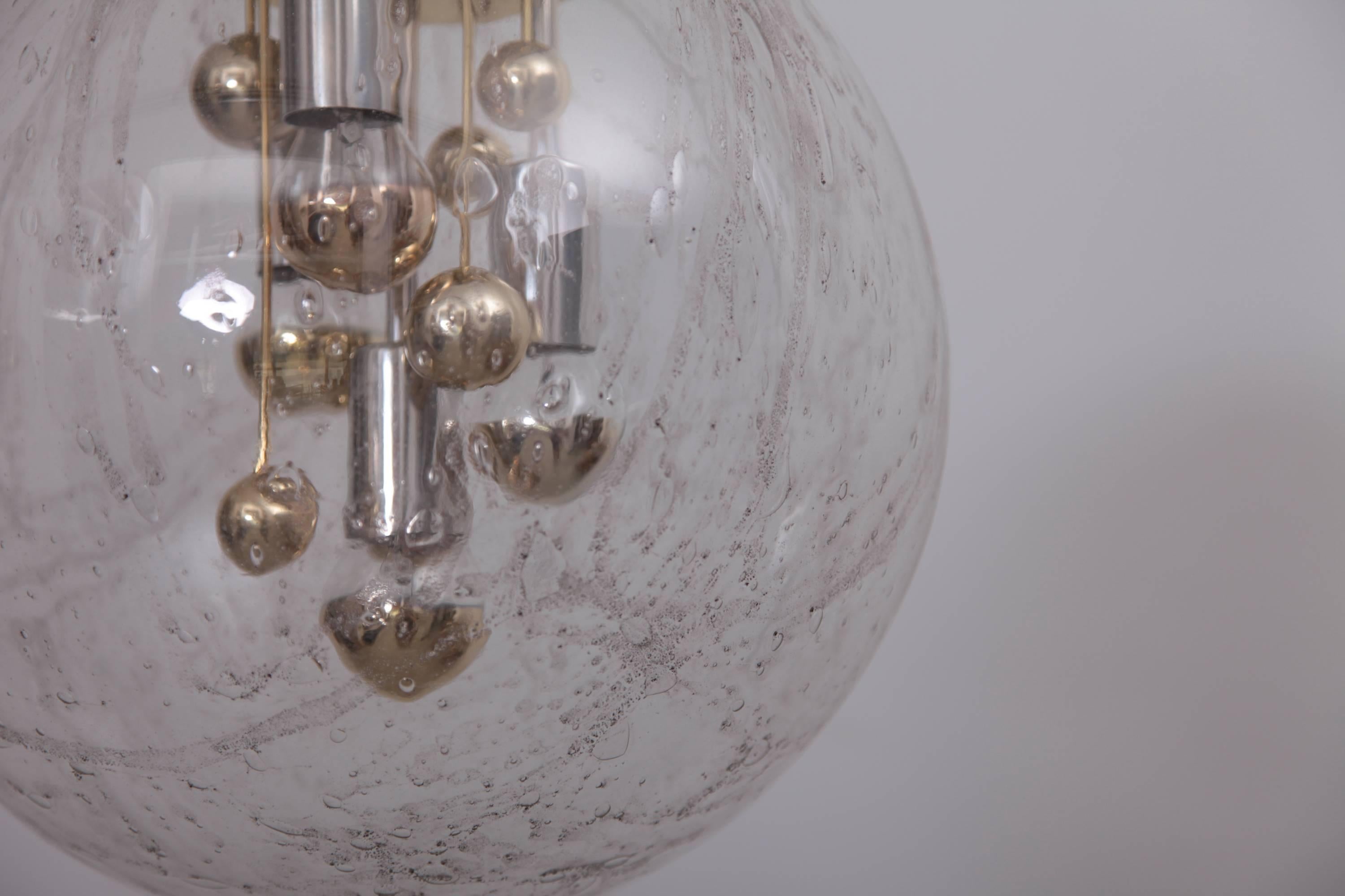 Mid-Century Modern Grande lampe à suspension en verre bullé Spoutnik de Doria en vente
