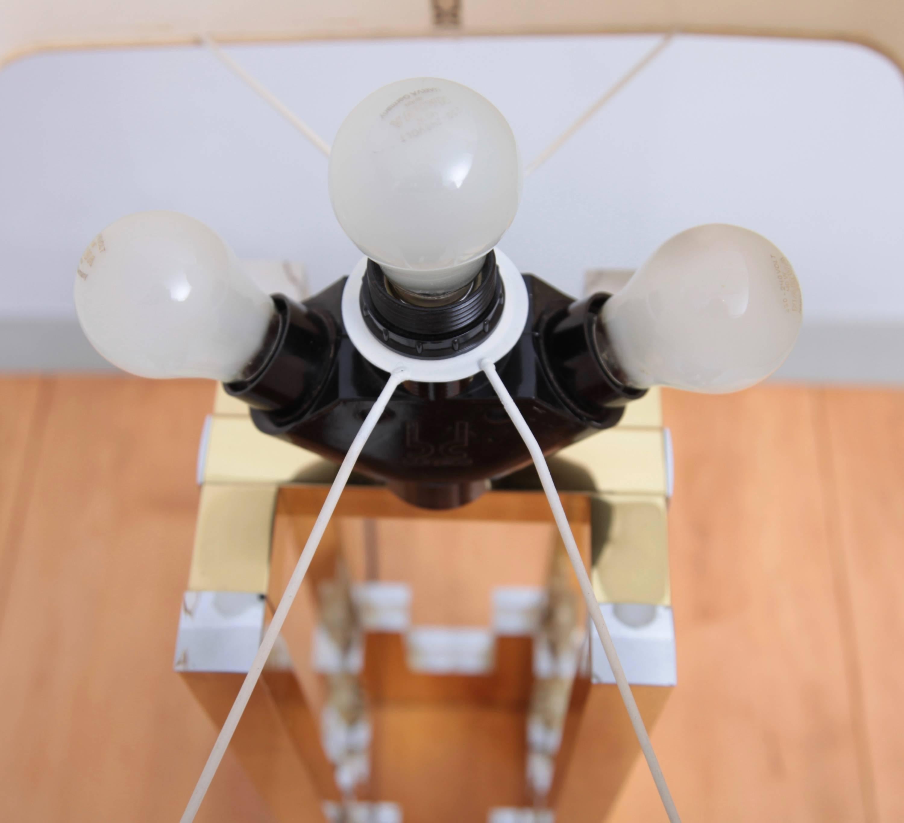Lumica-Tischlampe aus Messing und Chrom in der Art von Willy Rizzo (Ende des 20. Jahrhunderts) im Angebot