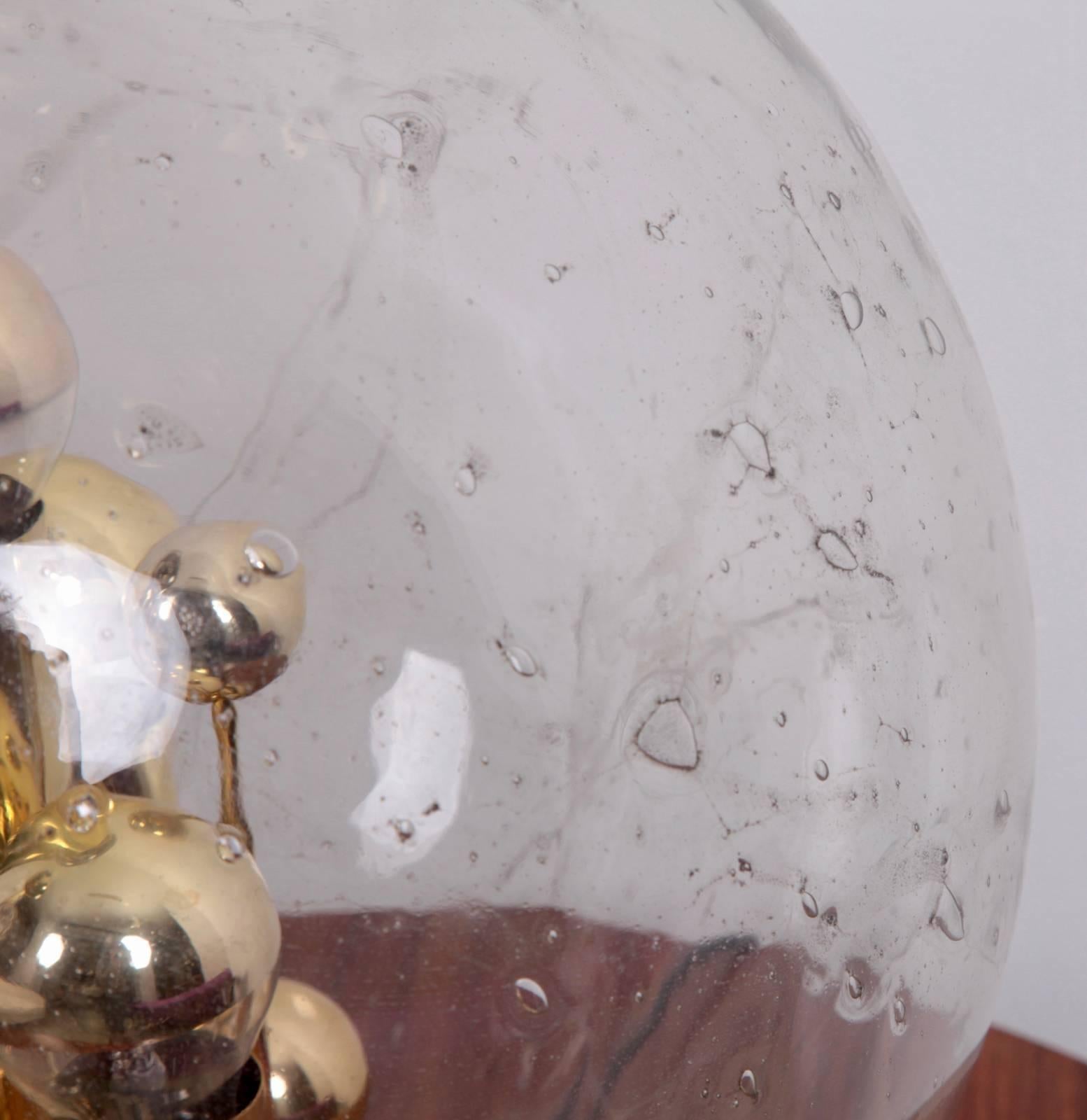 Große mundgeblasene Glaskugel-Tischlampe von Doria im Zustand „Hervorragend“ im Angebot in Berlin, BE