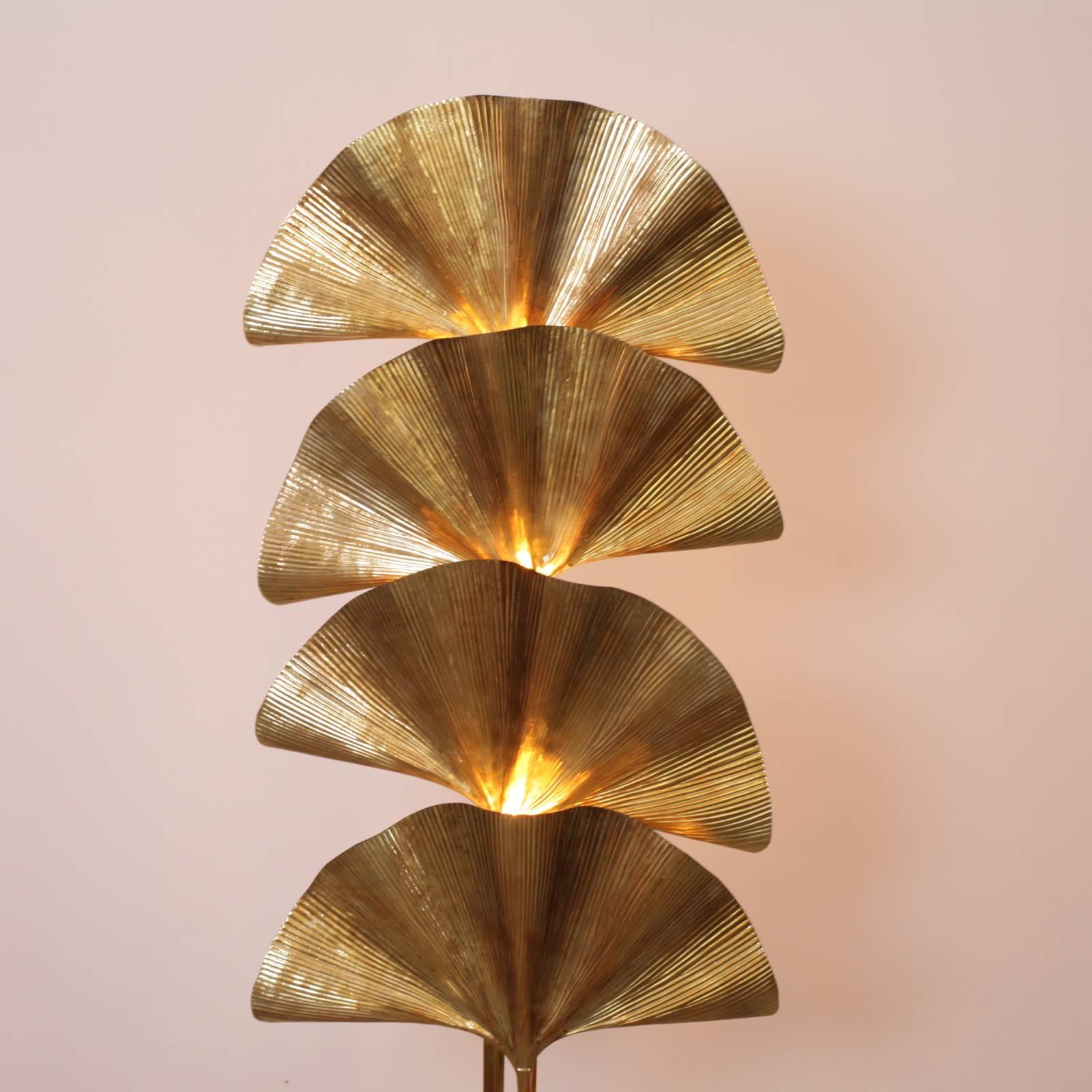 One of Two Extraordinary Huge Four Ginkgo Leaf Brass Floor Lamp by Tommaso Barbi In Excellent Condition In Berlin, BE