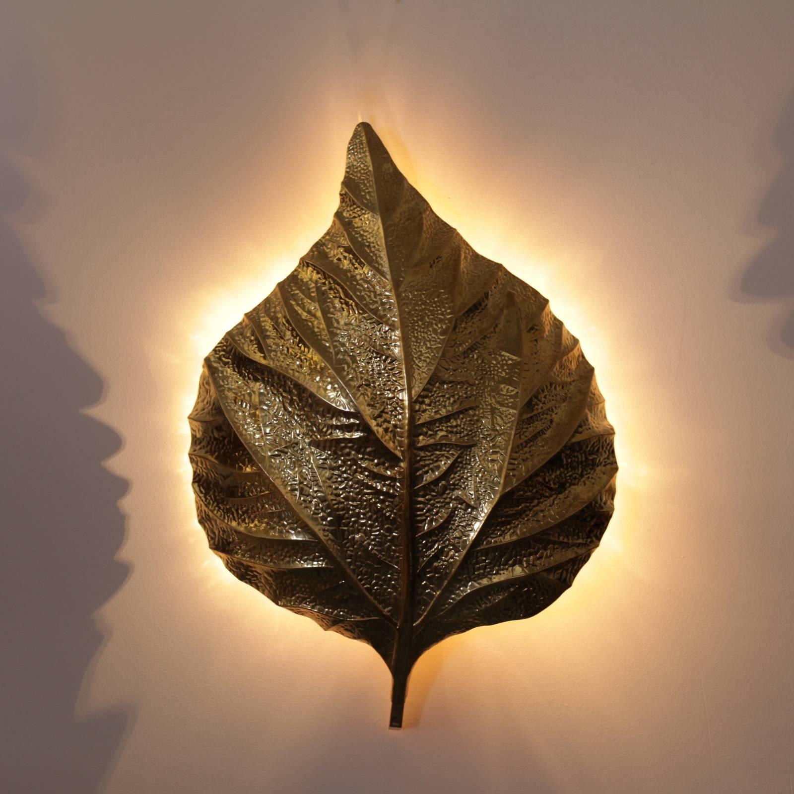 wall light leaf