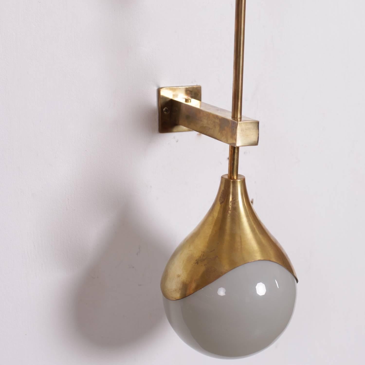 Mid-Century Modern 1 of 2 Murano Glass and Brass Sconce or Wall Lamp Attributed to Stilnovo