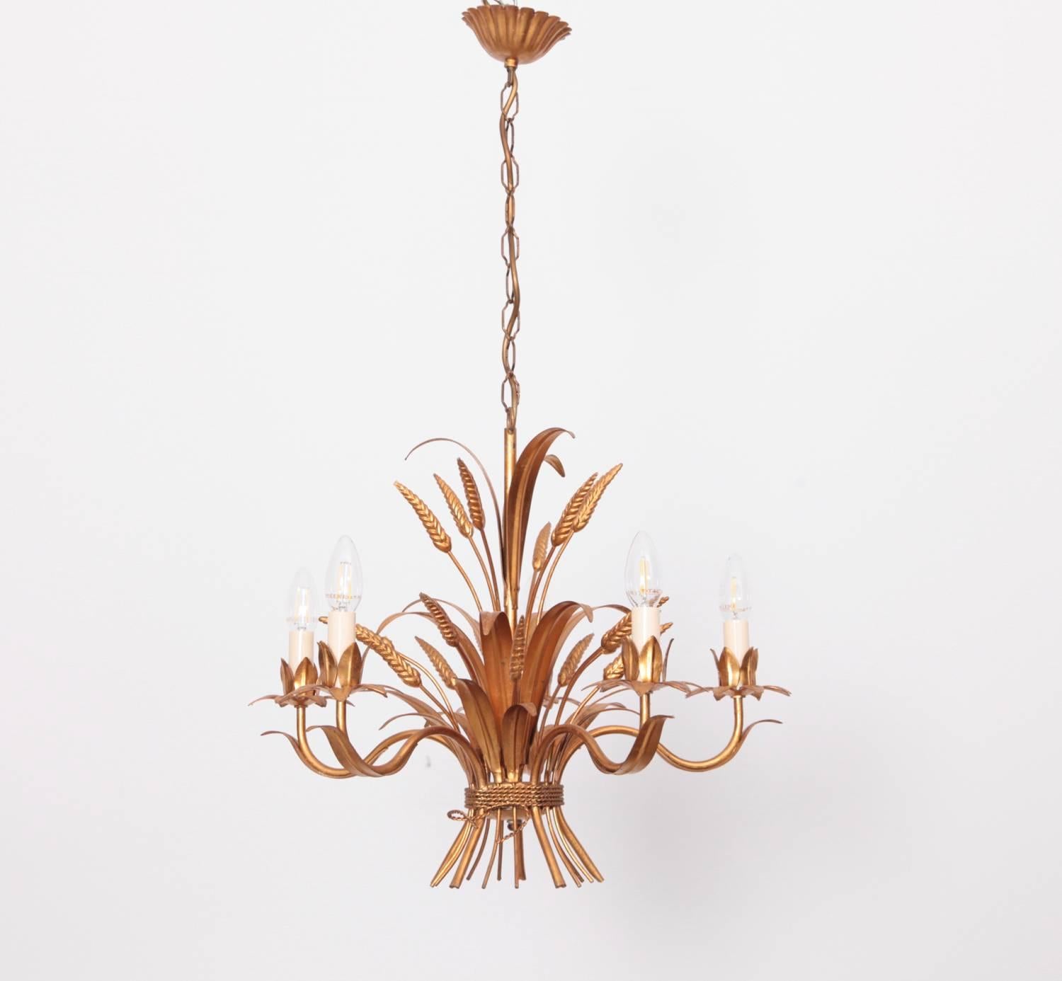 Late 20th Century Huge Chanel Style Florentine Chandelier Brass with Gold-Finish, Italy, 1970s For Sale