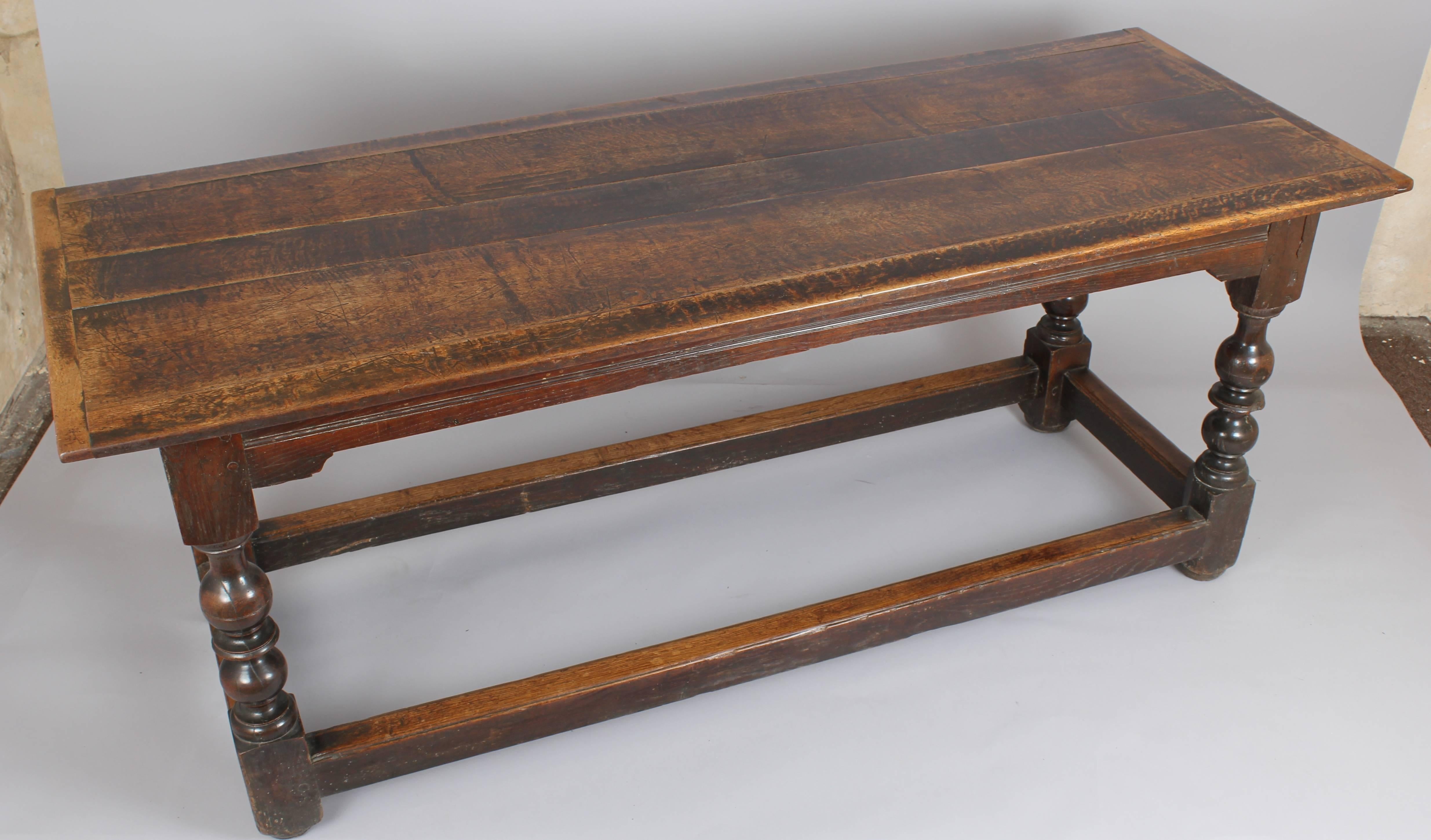 English Fine Late 17th Century Oak Table For Sale