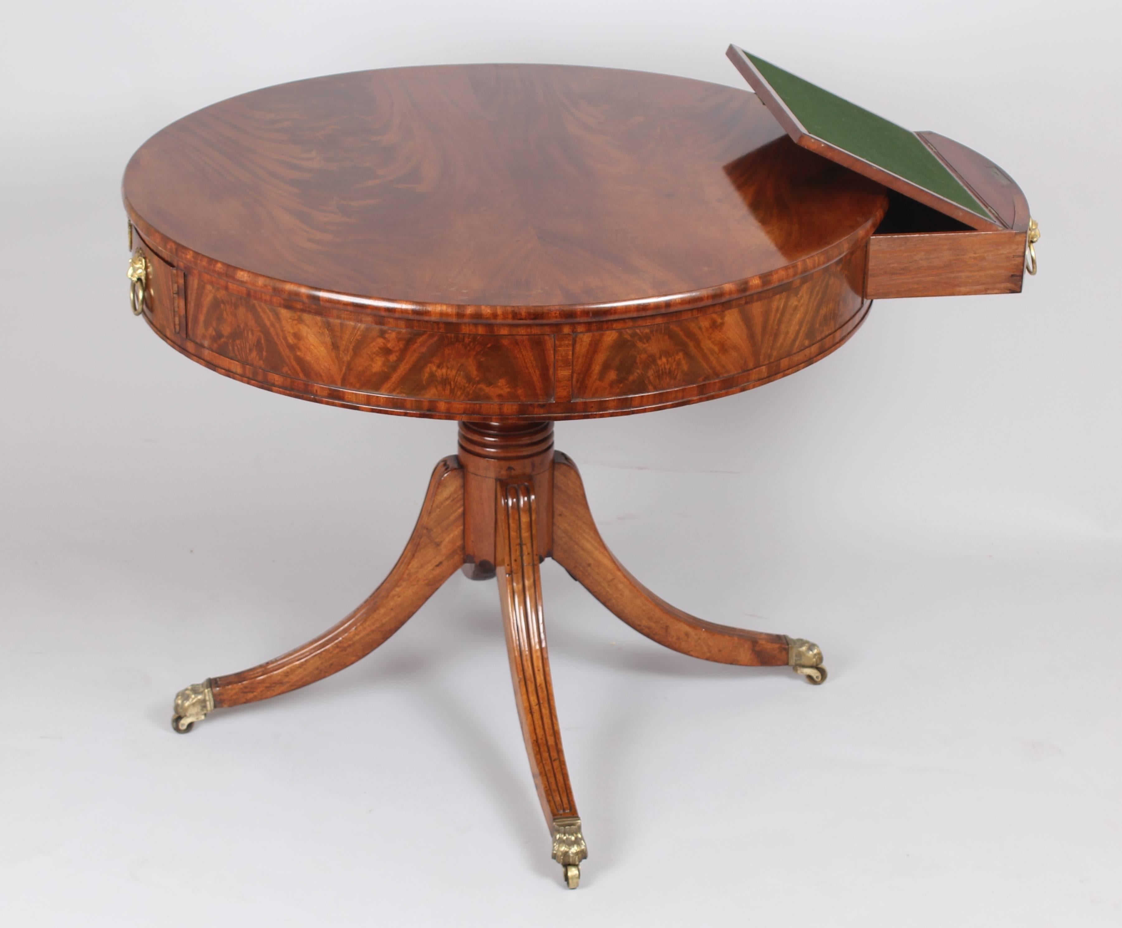Early 19th Century Continental Mahogany Small Drum-Table In Good Condition In Cambridge, GB