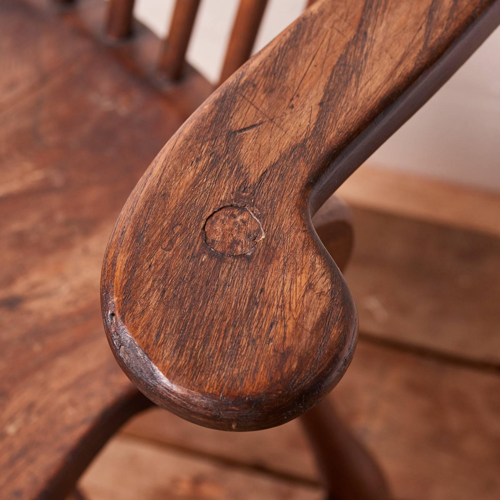 19th Century Windsor Chair In Distressed Condition In London, GB