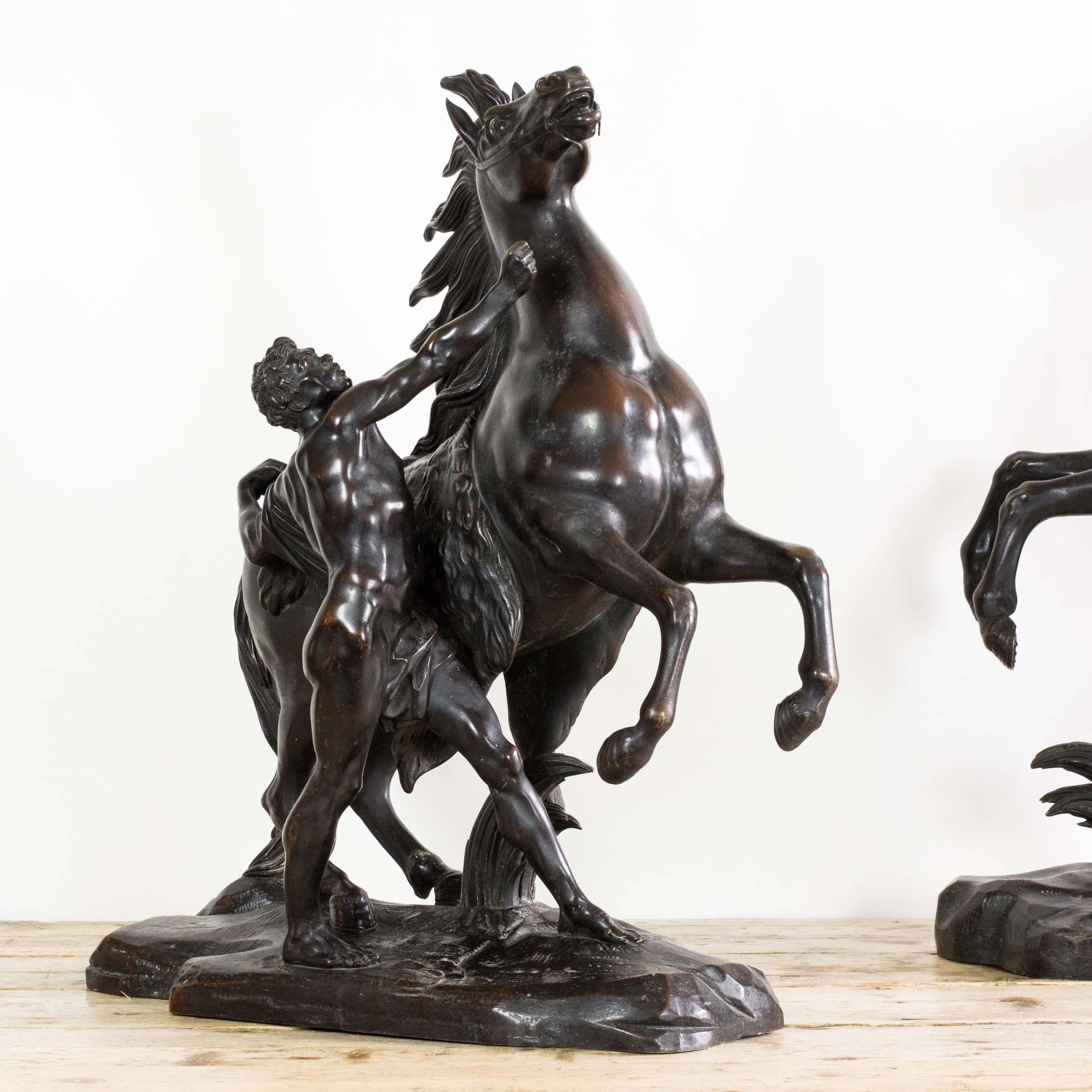 Français Paire de chevaux de Marly en bronze